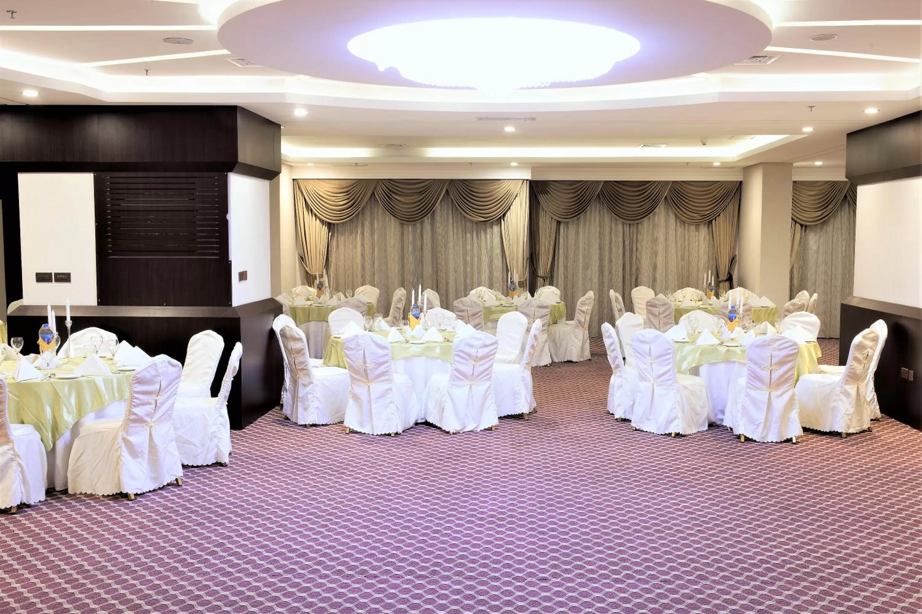 Business facilities in Best Western Plus Salmiya
