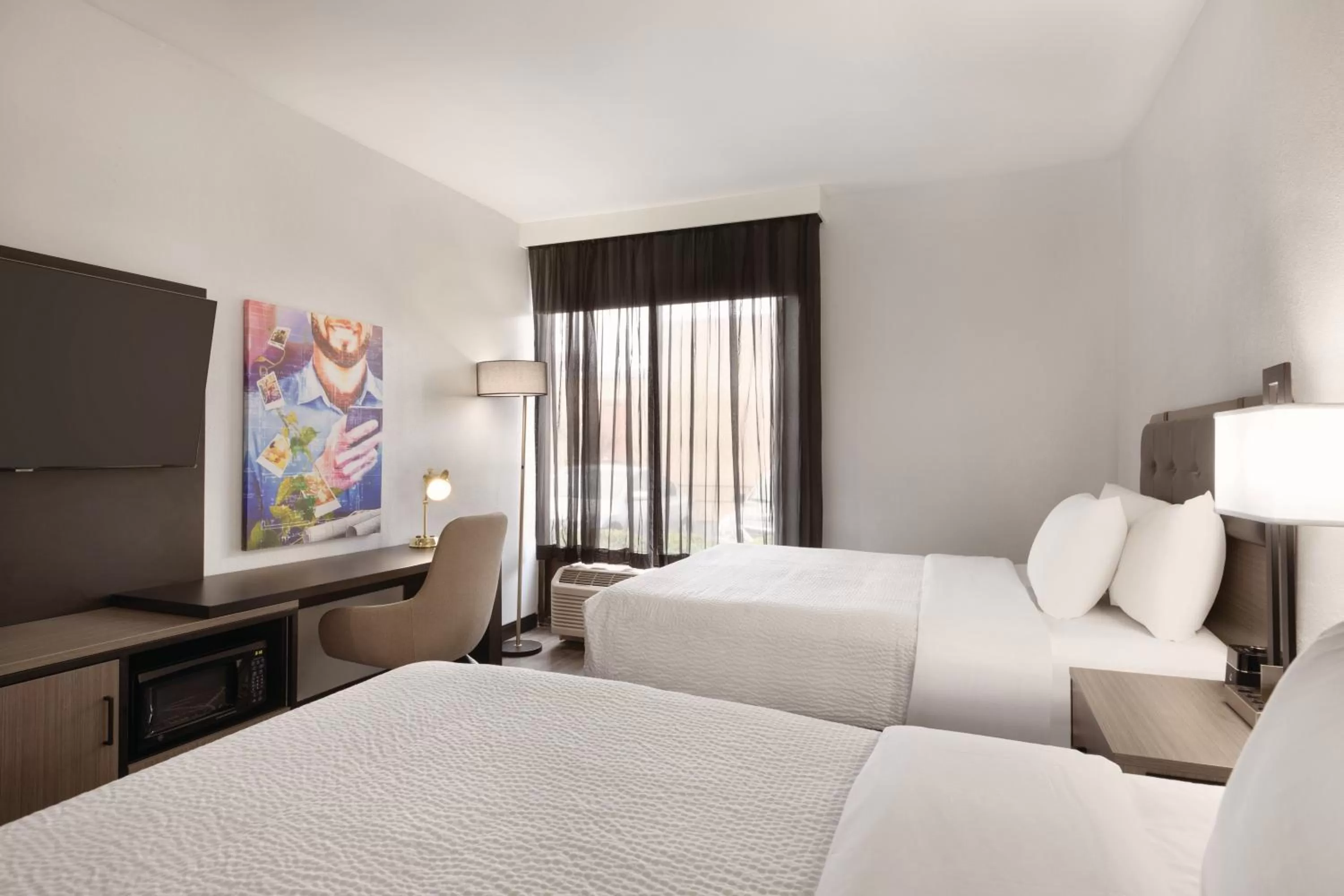 Bed in La Quinta inn & suites by Wyndham Dothan