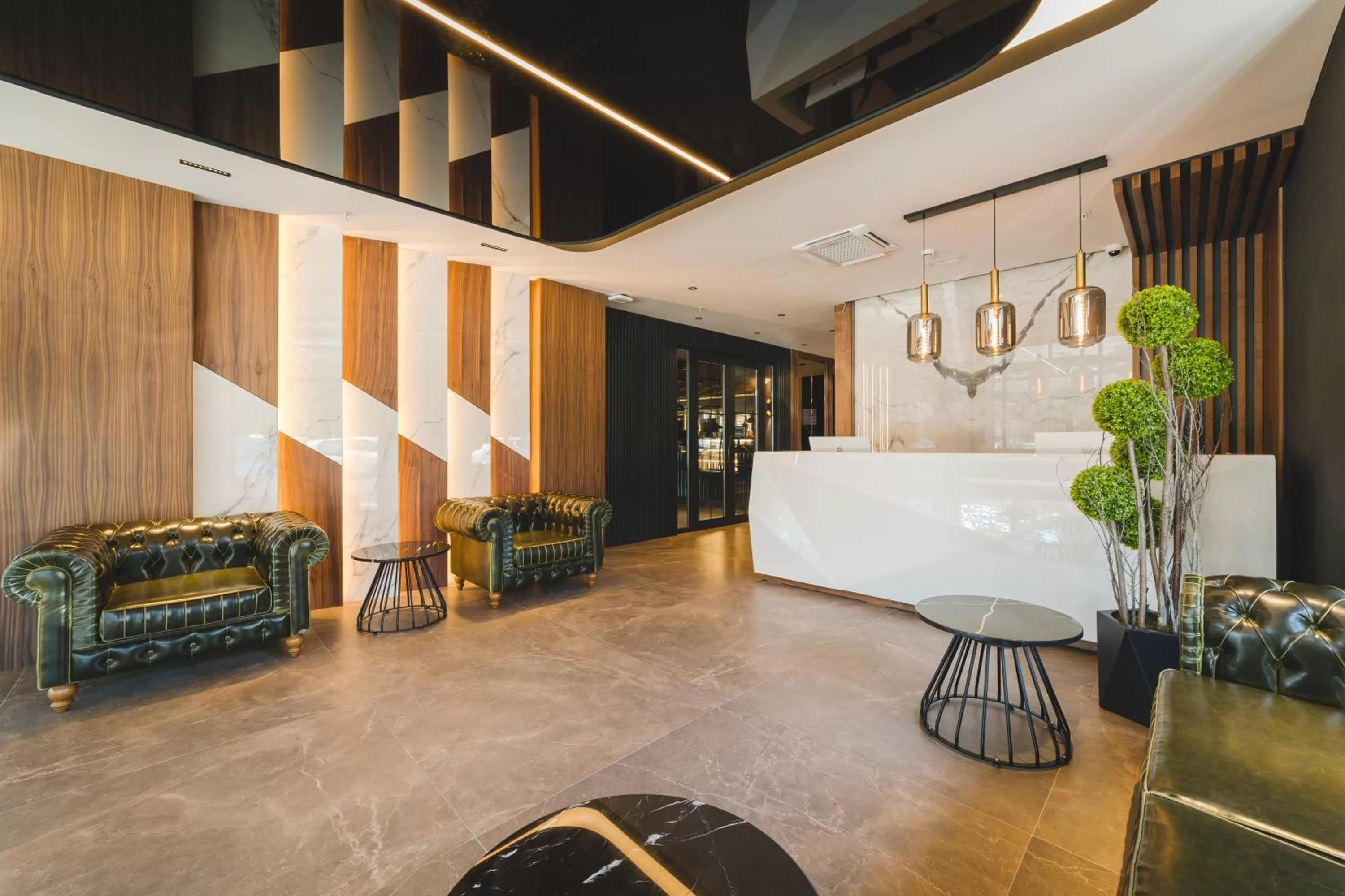 Lobby or reception in Bristol Hotel Podgorica