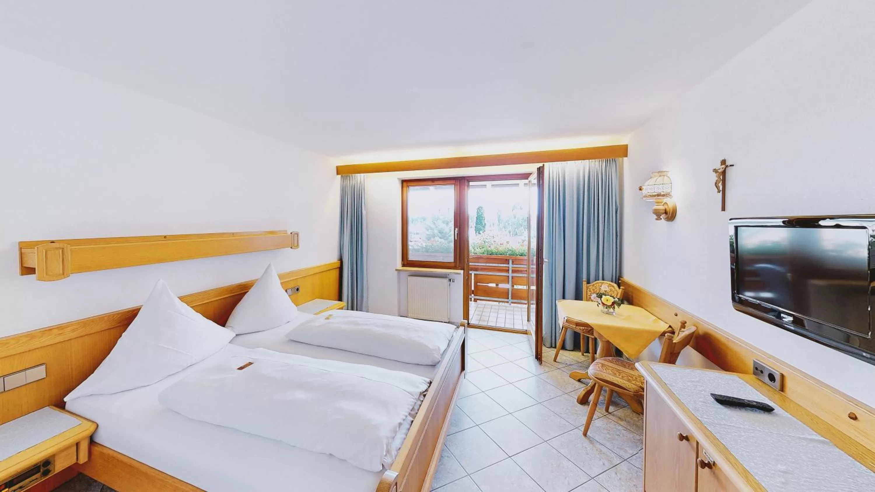 Photo of the whole room in Hotel Haus Seehang