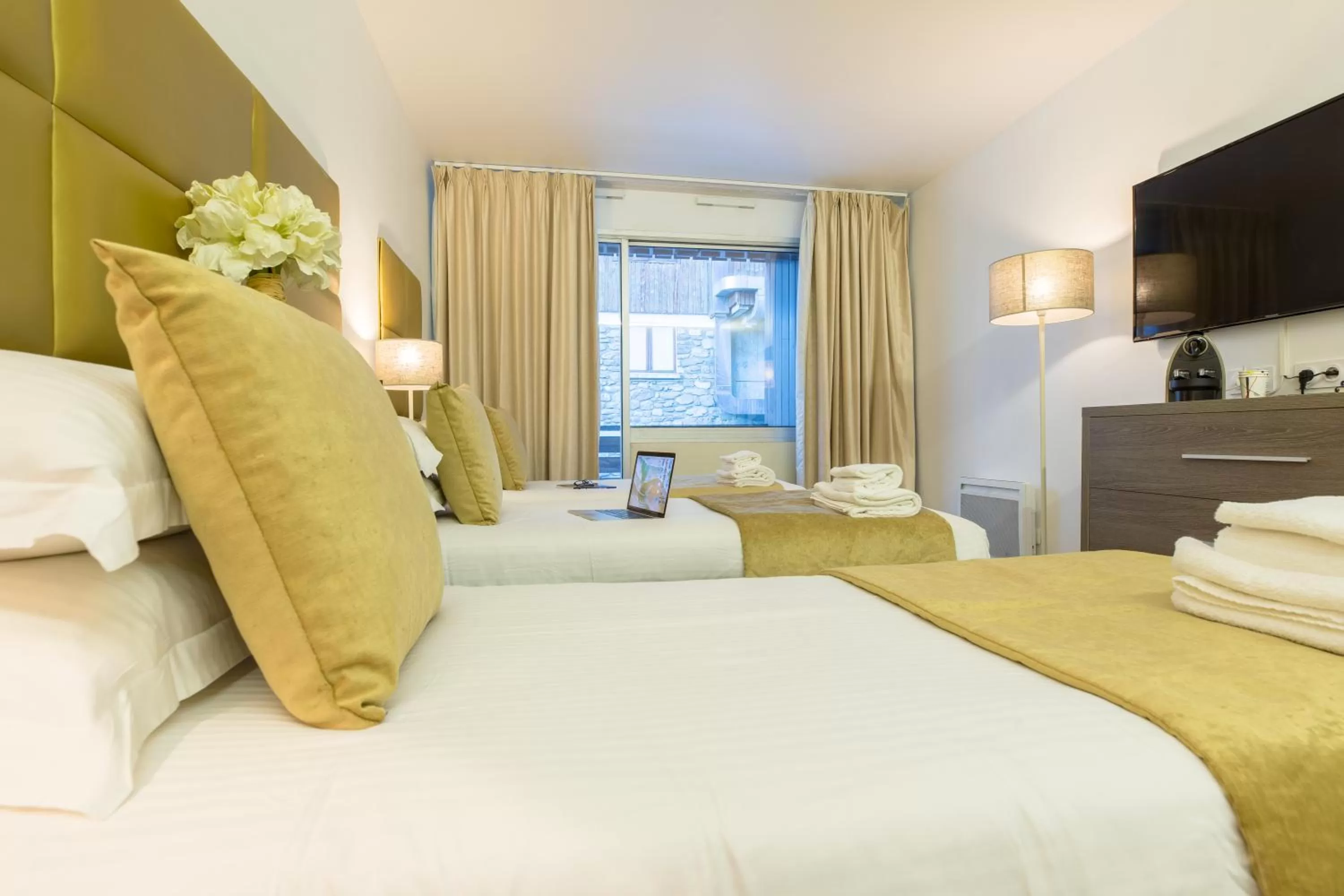 Bed in Madame Vacances - Hôtel Courchevel Olympic