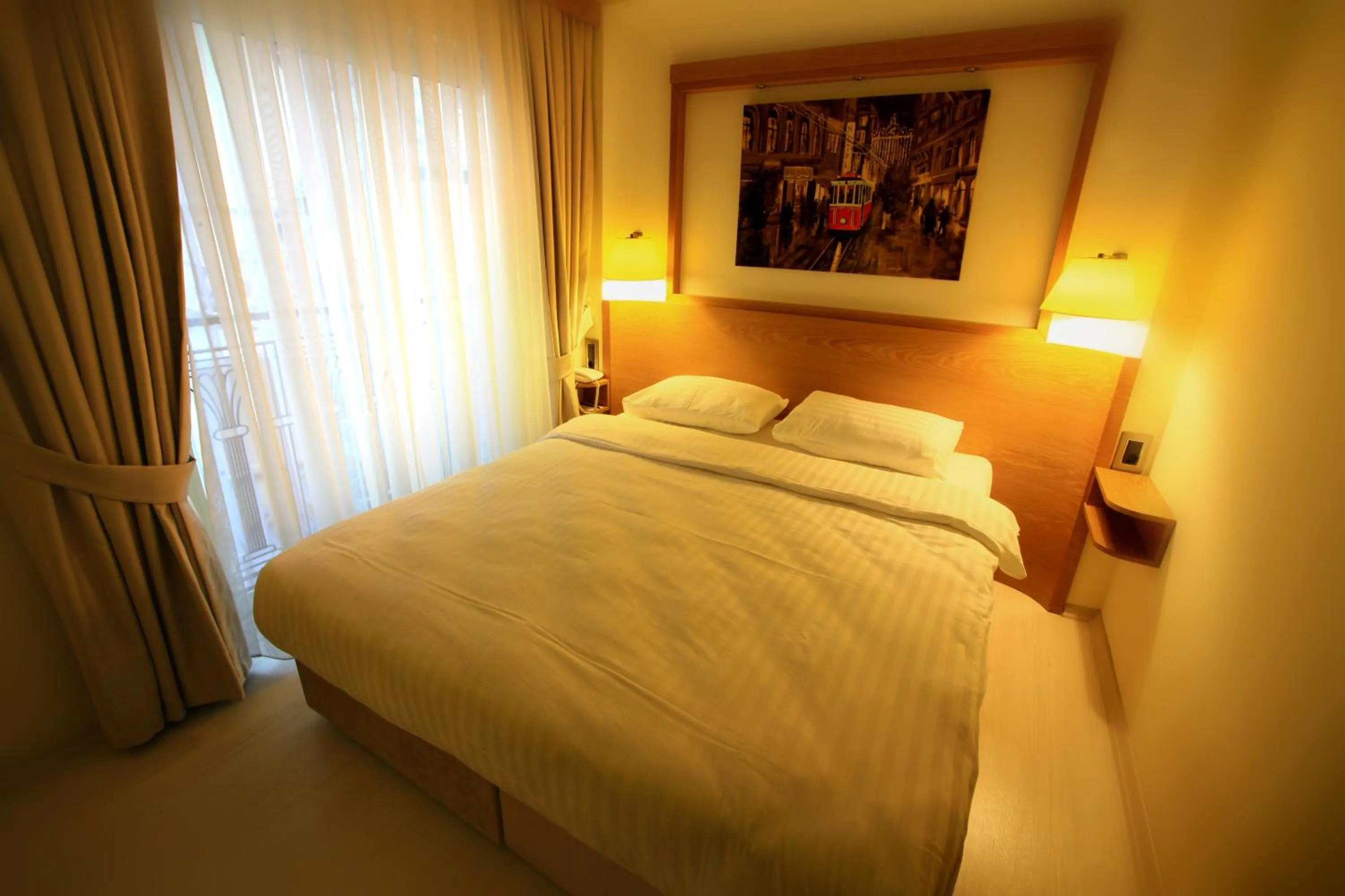 Bedroom, Bed in Beyoglu MLS Hotel