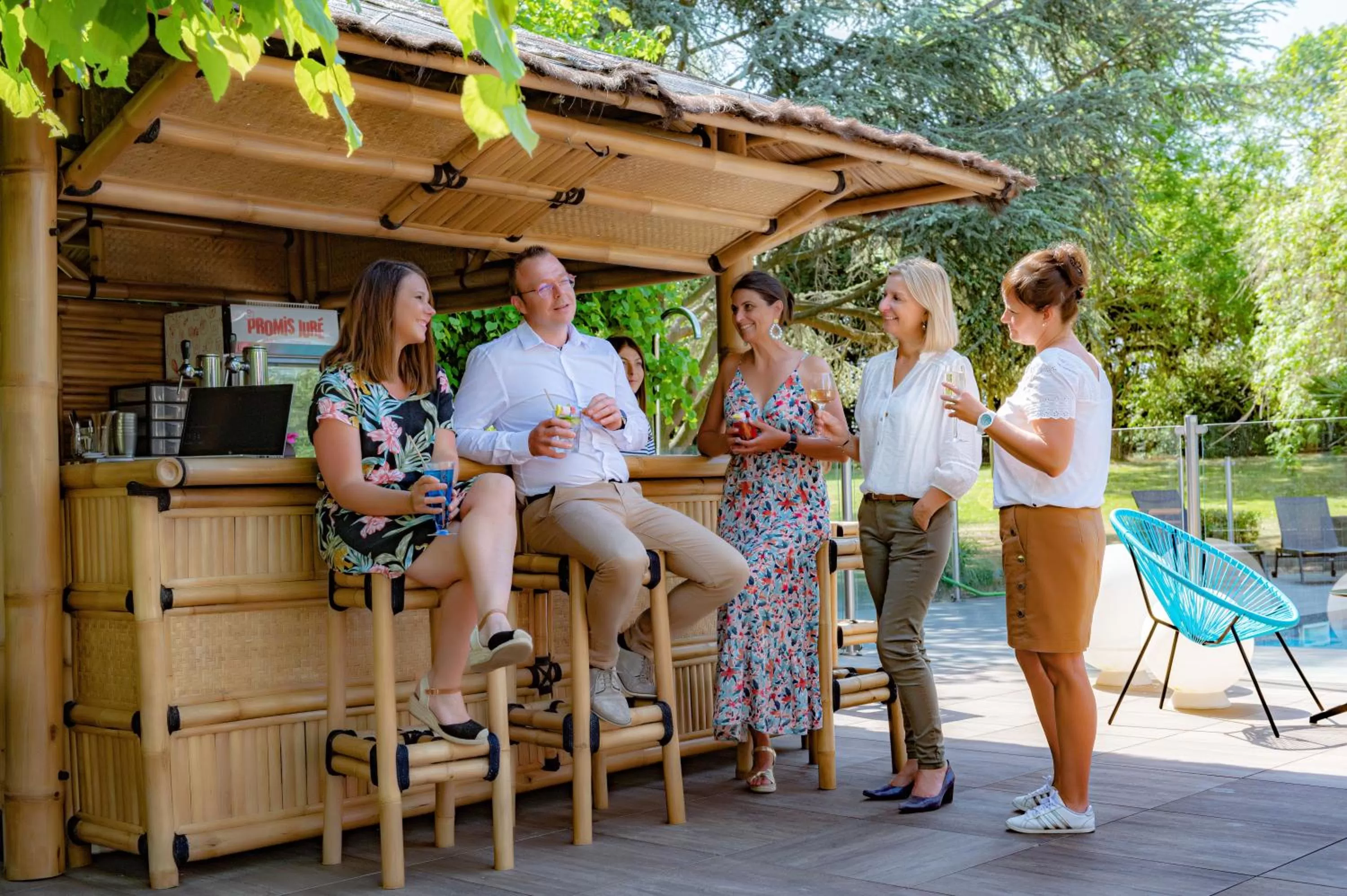 Swimming pool in Novotel Lens Noyelles