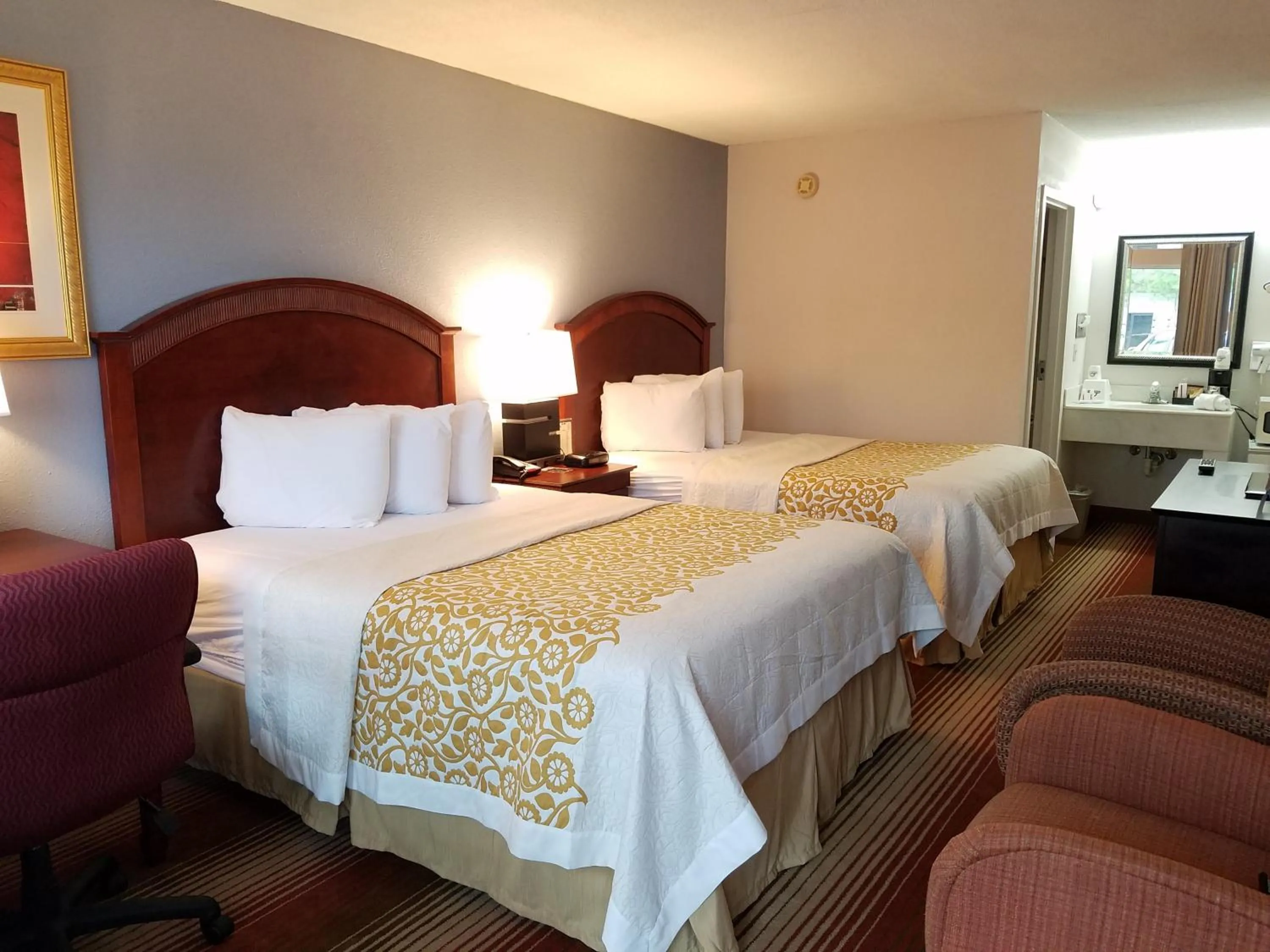 Bed in Days Inn by Wyndham Richmond