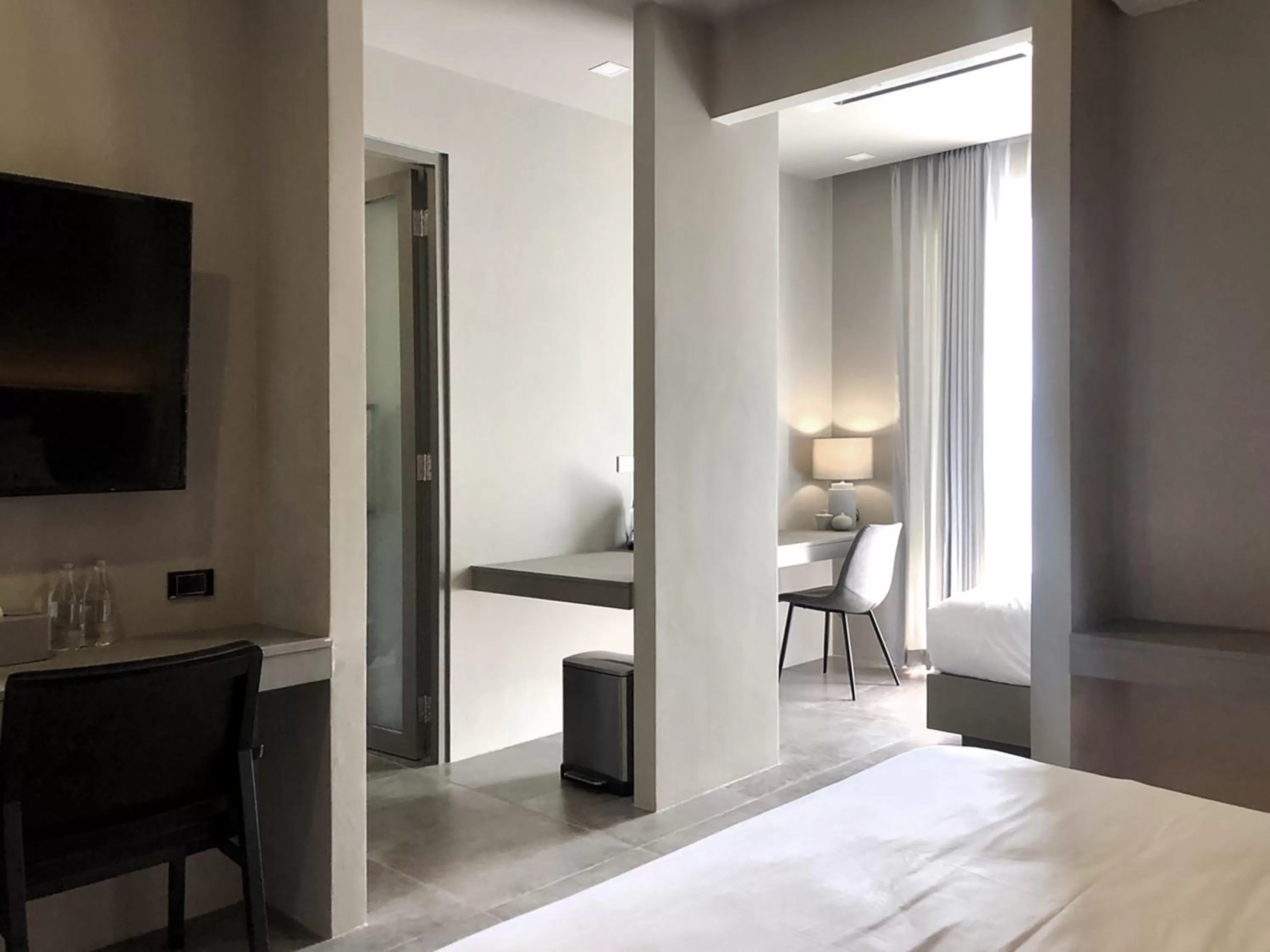 TV and multimedia, Bed in Doowall Hotel