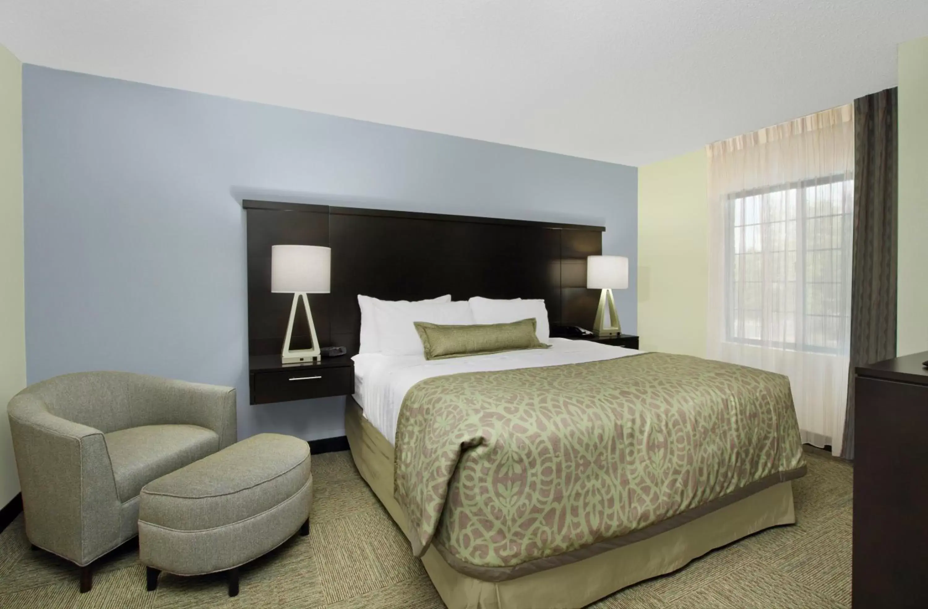 One-Bedroom King Suite in Staybridge Suites Tysons - McLean by IHG One-Bedroom King Suite in Staybridge Suites Tysons - McLean by IHG