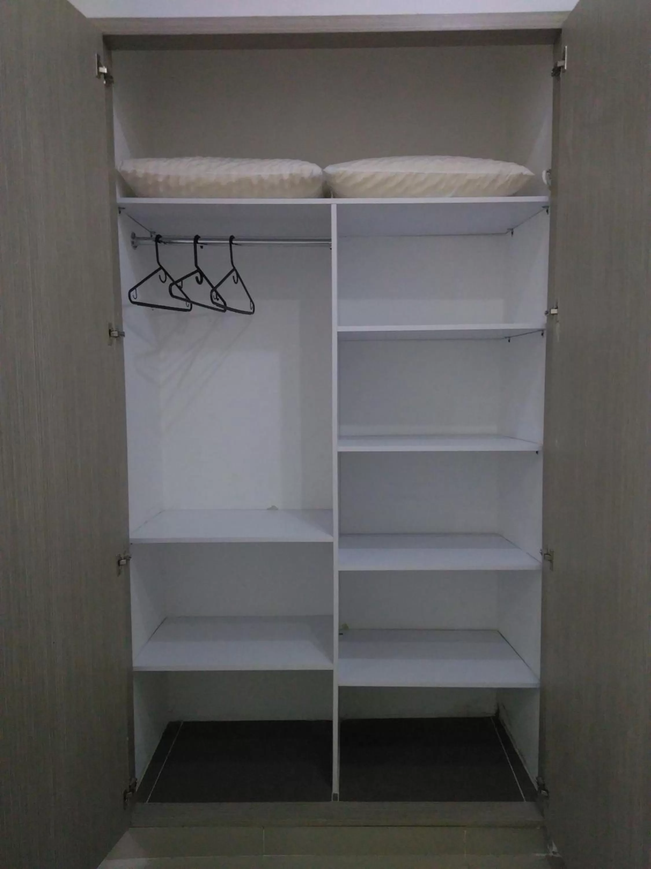 Bed, Bunk Bed in Hotel Boutique Santorini Class