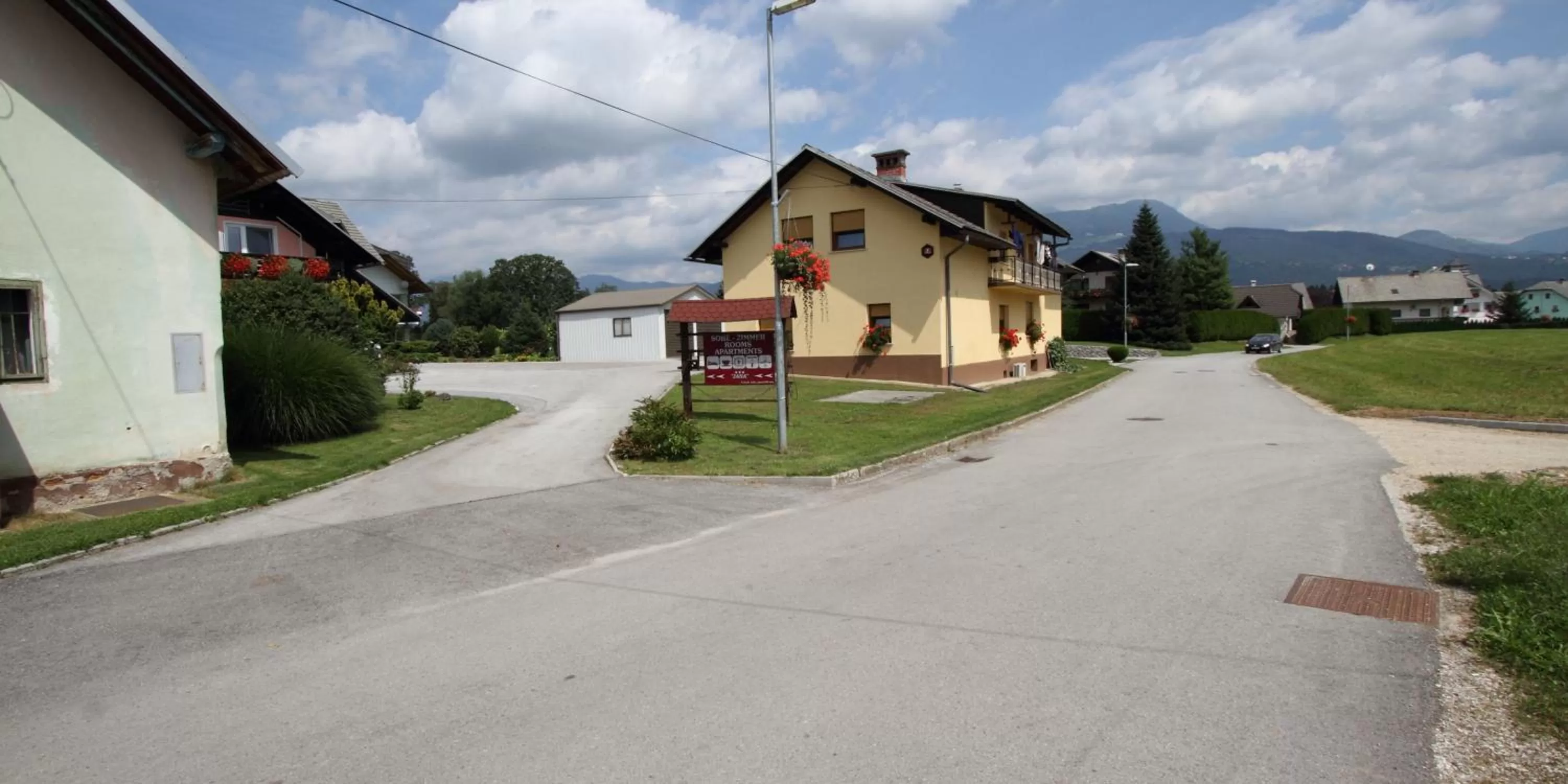 Facade/entrance in Rooms & Apartments Jana