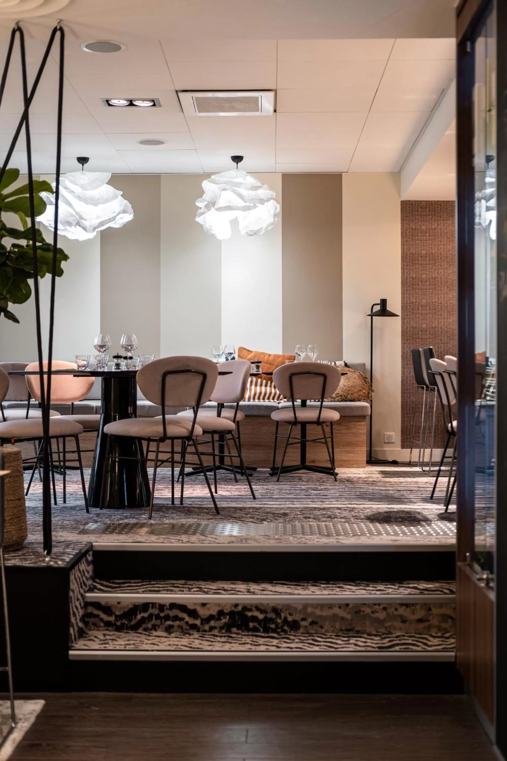 Restaurant/places to eat, Bed in Mercure Grenoble Meylan