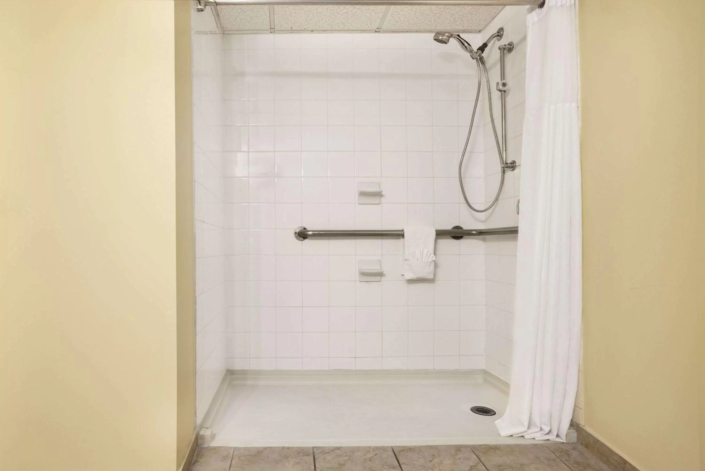 Photo of the whole room in Caribe Hotel Ponce