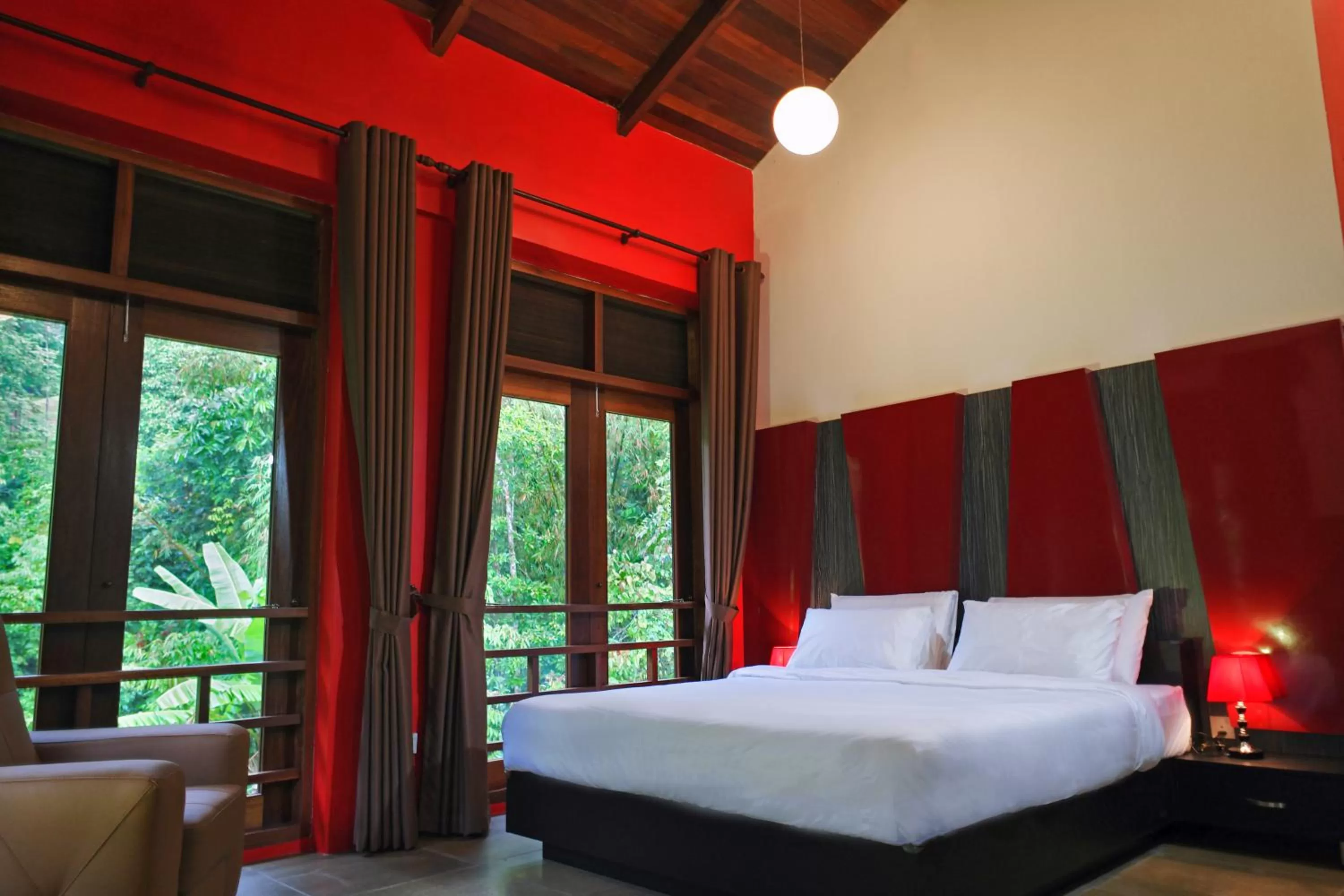 Photo of the whole room, Bed in Harmony Valley Retreat