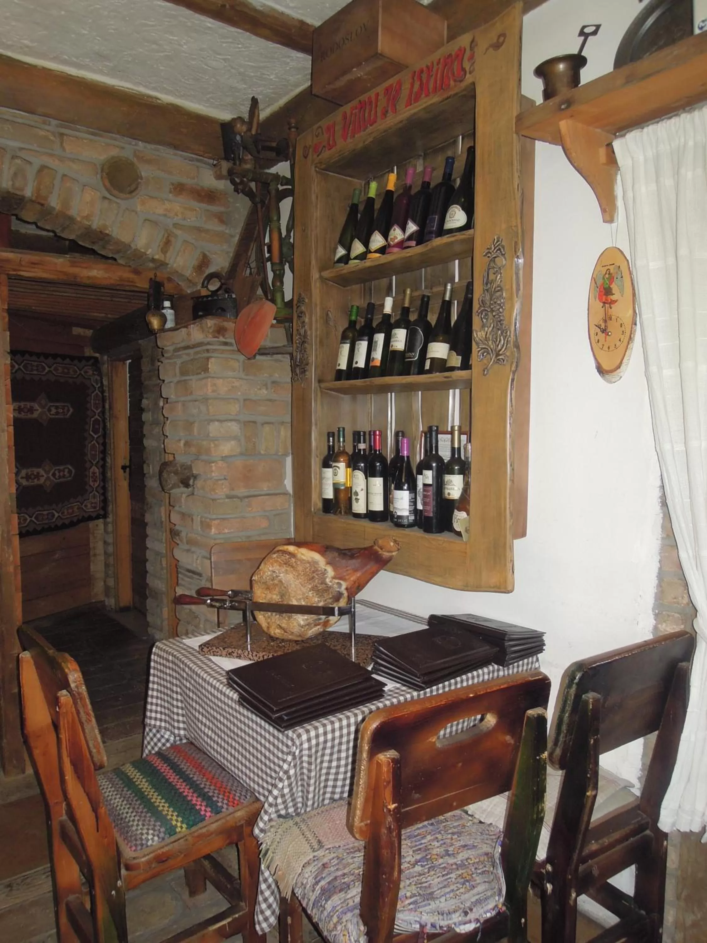 Restaurant/places to eat in Hotel Sucevic Garni