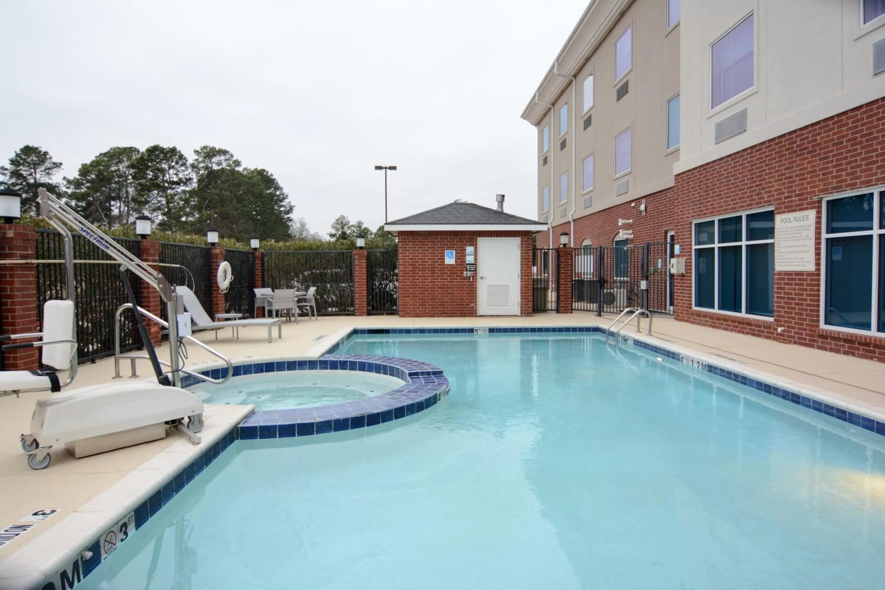 Swimming pool in Holiday Inn Express Hotel & Suites New Boston by IHG