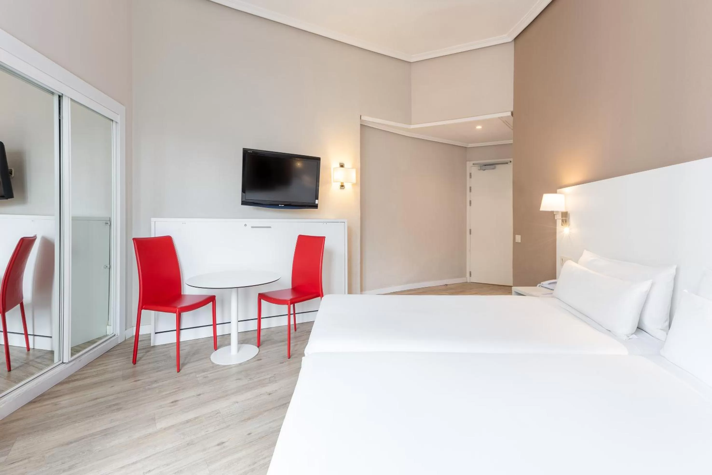 Bedroom in Hotel Madrid Gran Via 25, Affiliated by Meliá