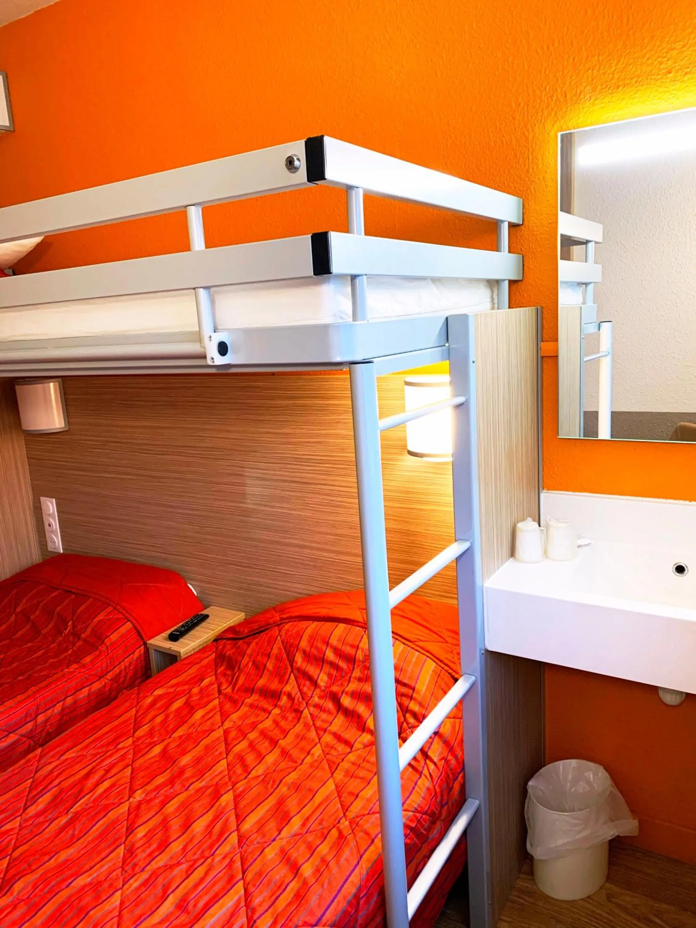 bunk bed, Bed in Premiere Classe Thionville - Yutz