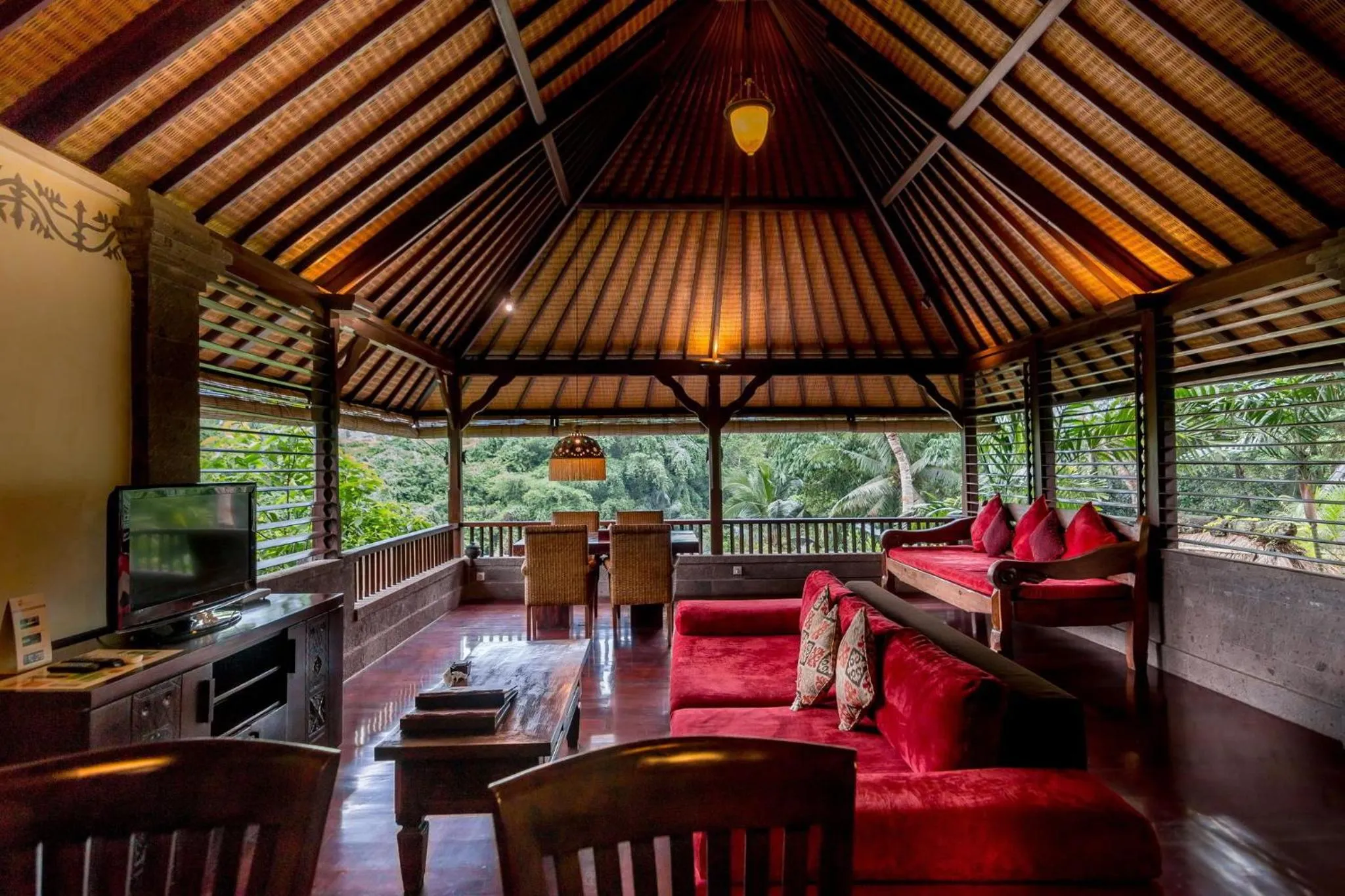 Kitchen or kitchenette in Bidadari Private Villas & Retreat