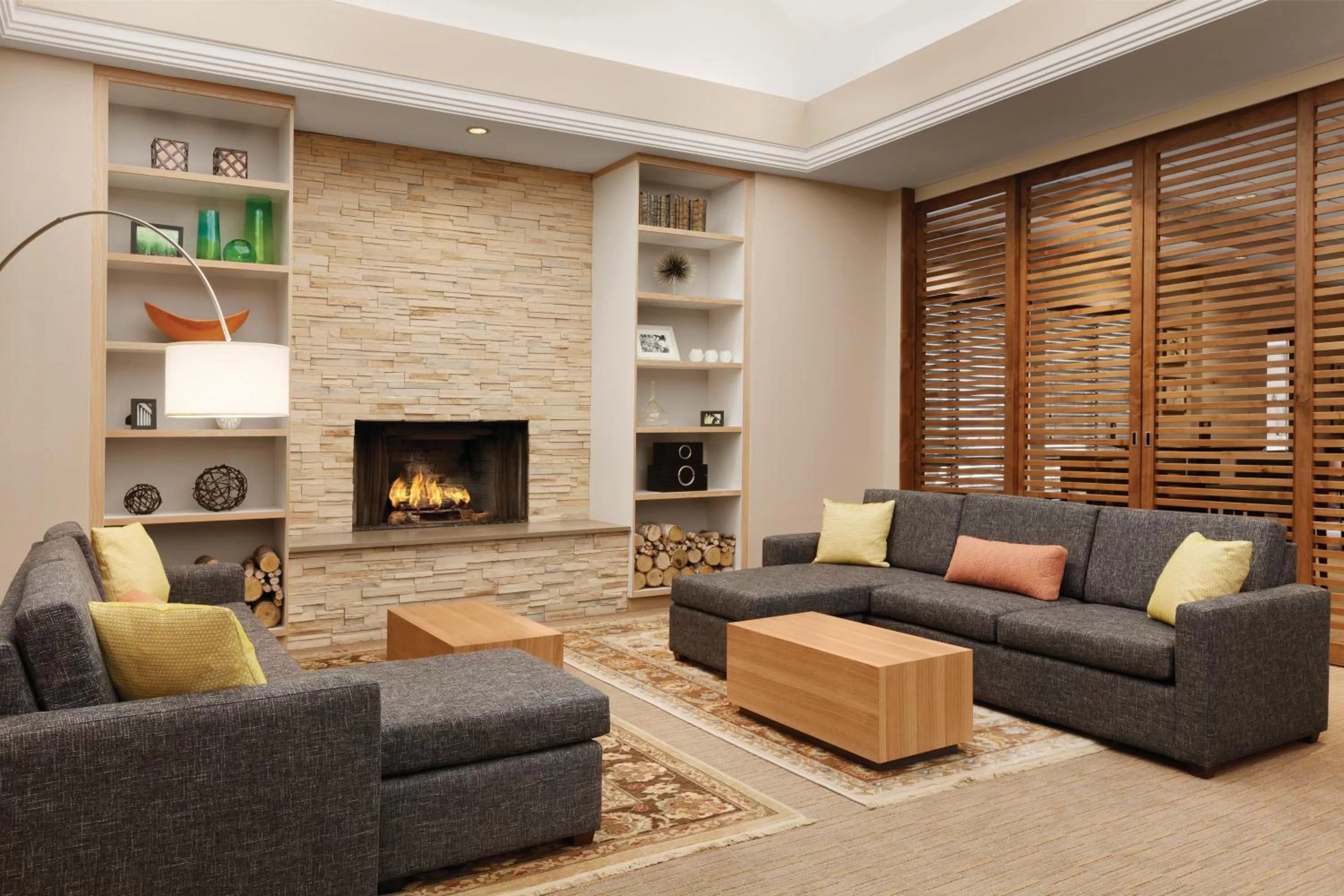 Seating area in Country Inn & Suites by Radisson, Seattle-Bothell, WA