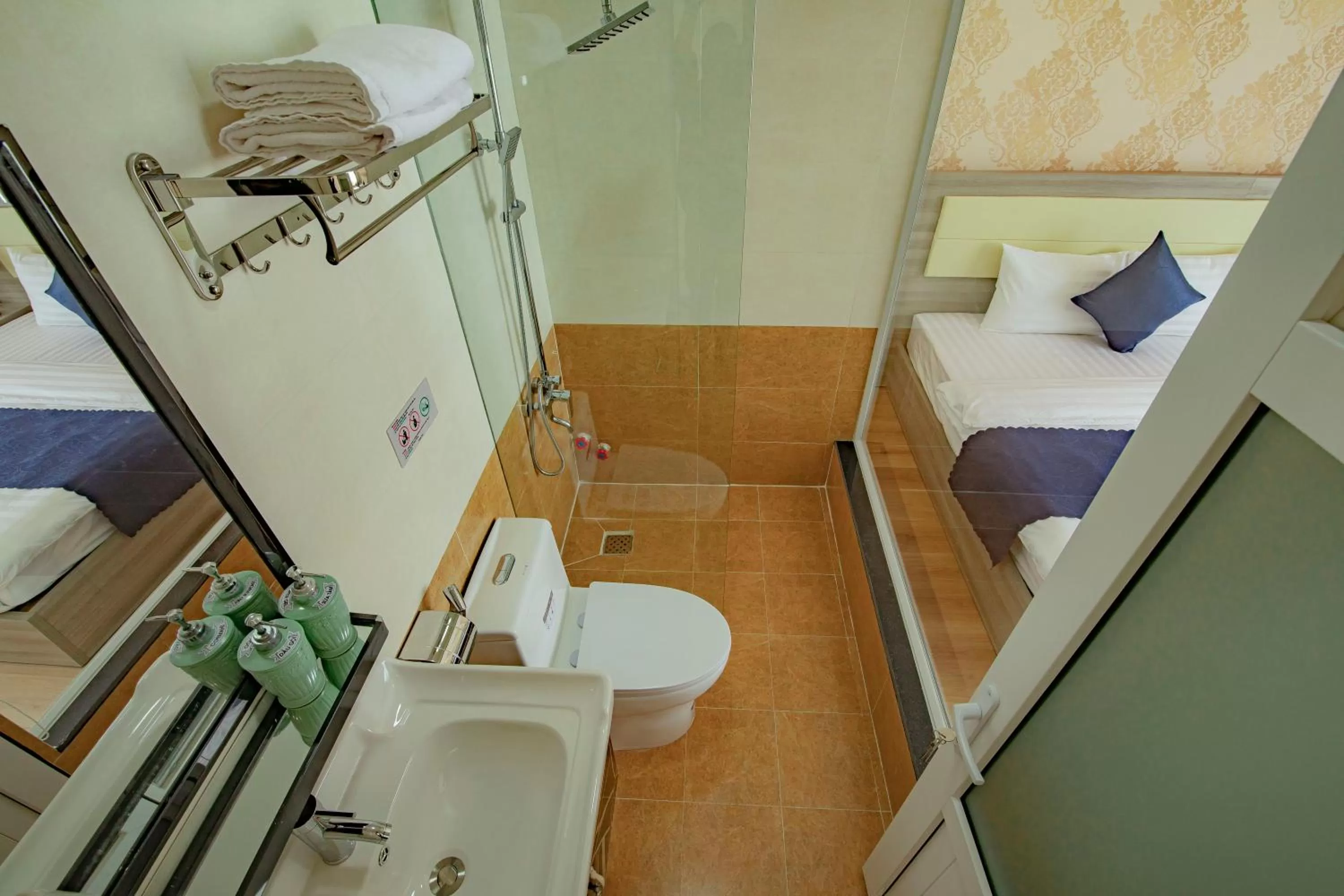 Bathroom in Khanh Uyen 1 Hotel