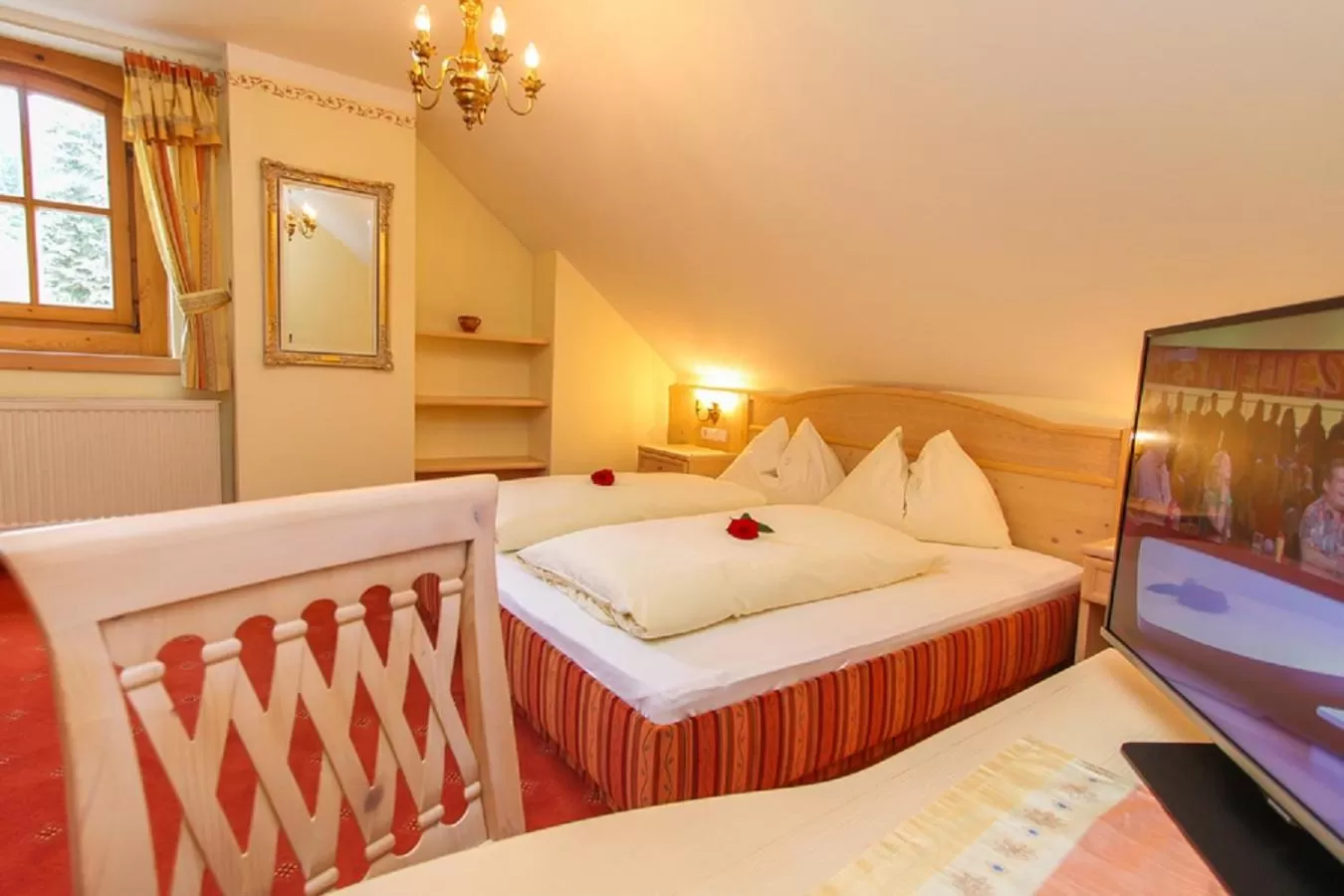 Bed in Dandler - Zimmer und Ferienwohnungen