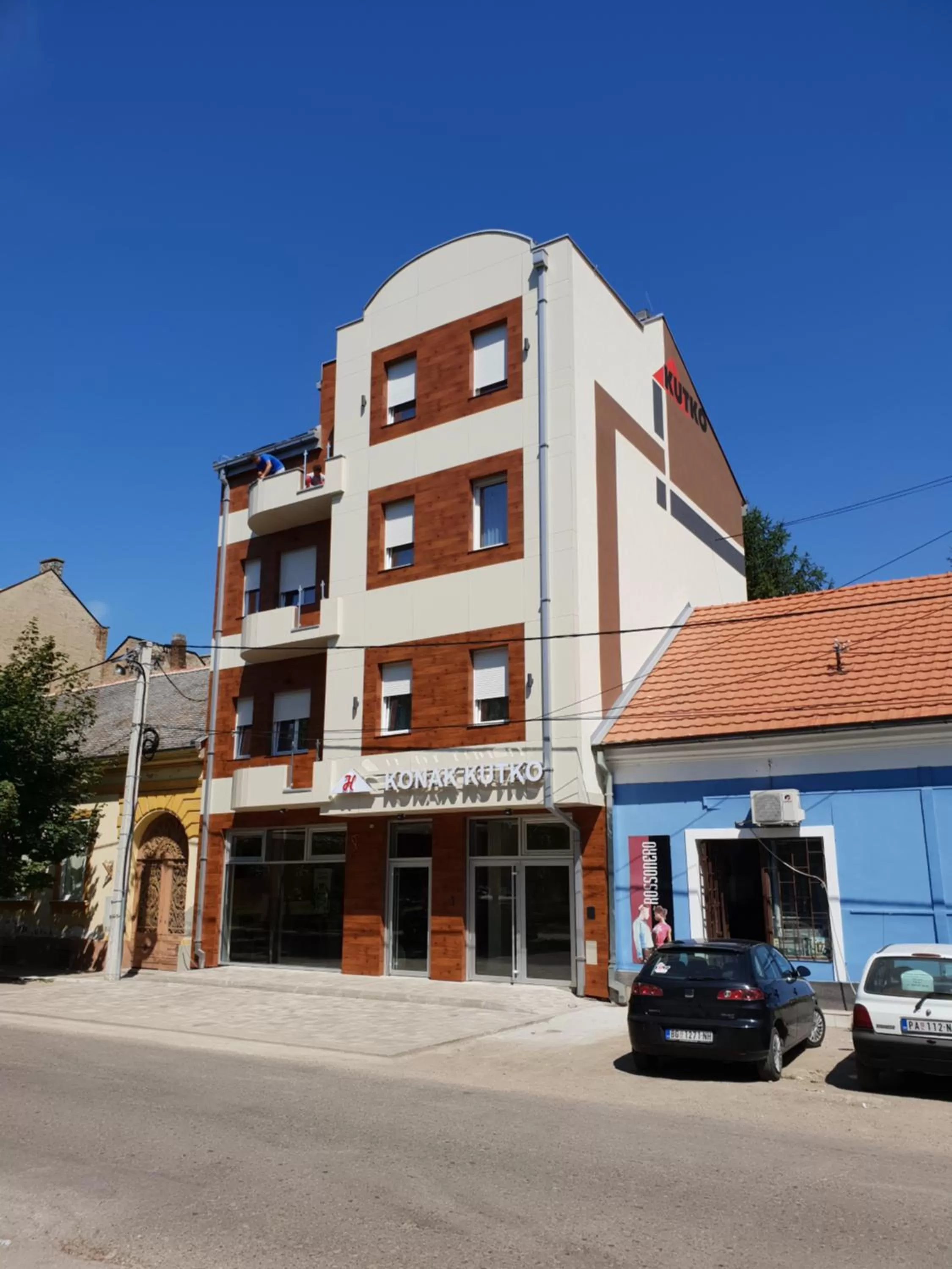 Property building in Konak Kutko