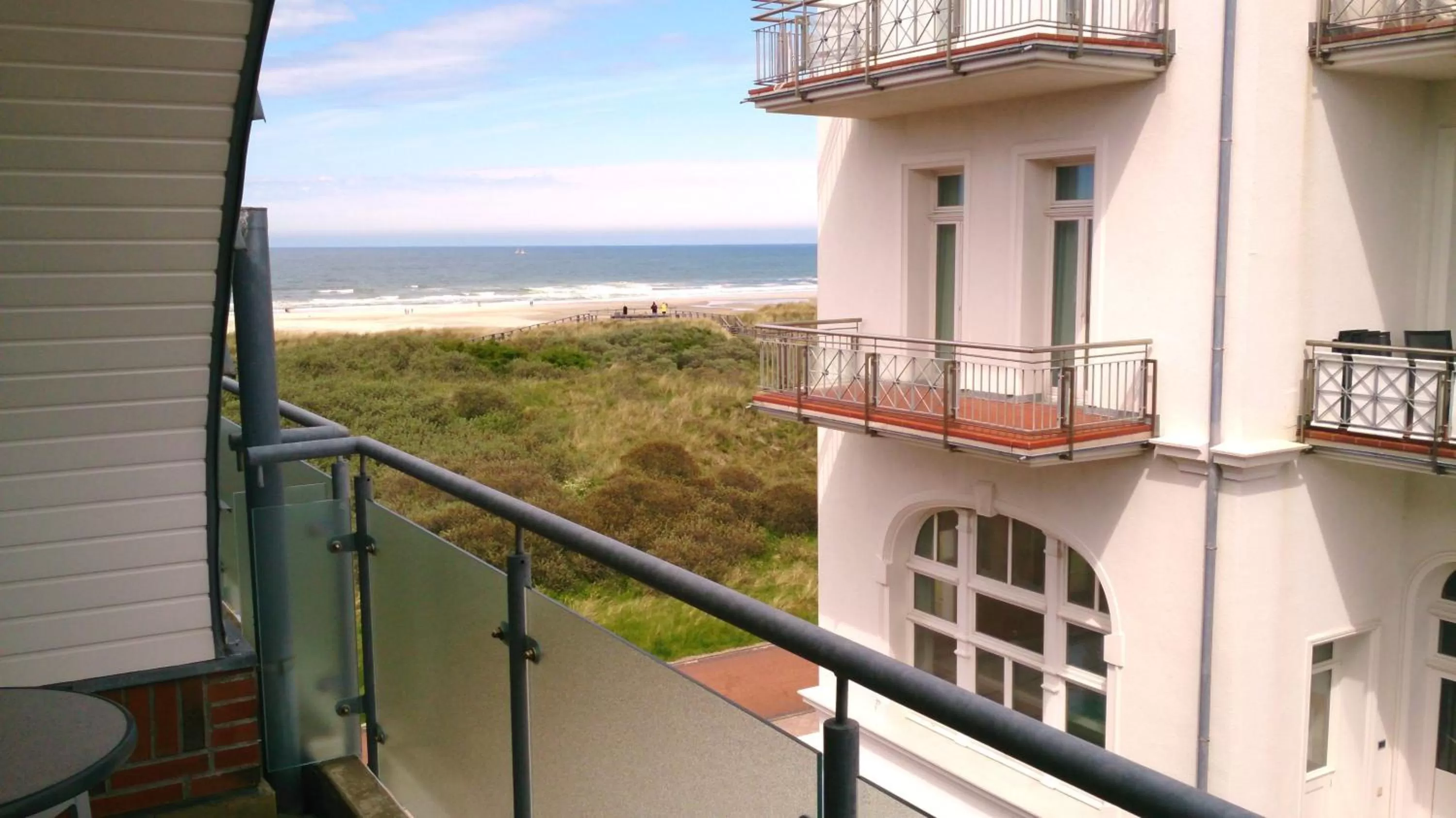 Facade/entrance in Strandhotel Juister Hof