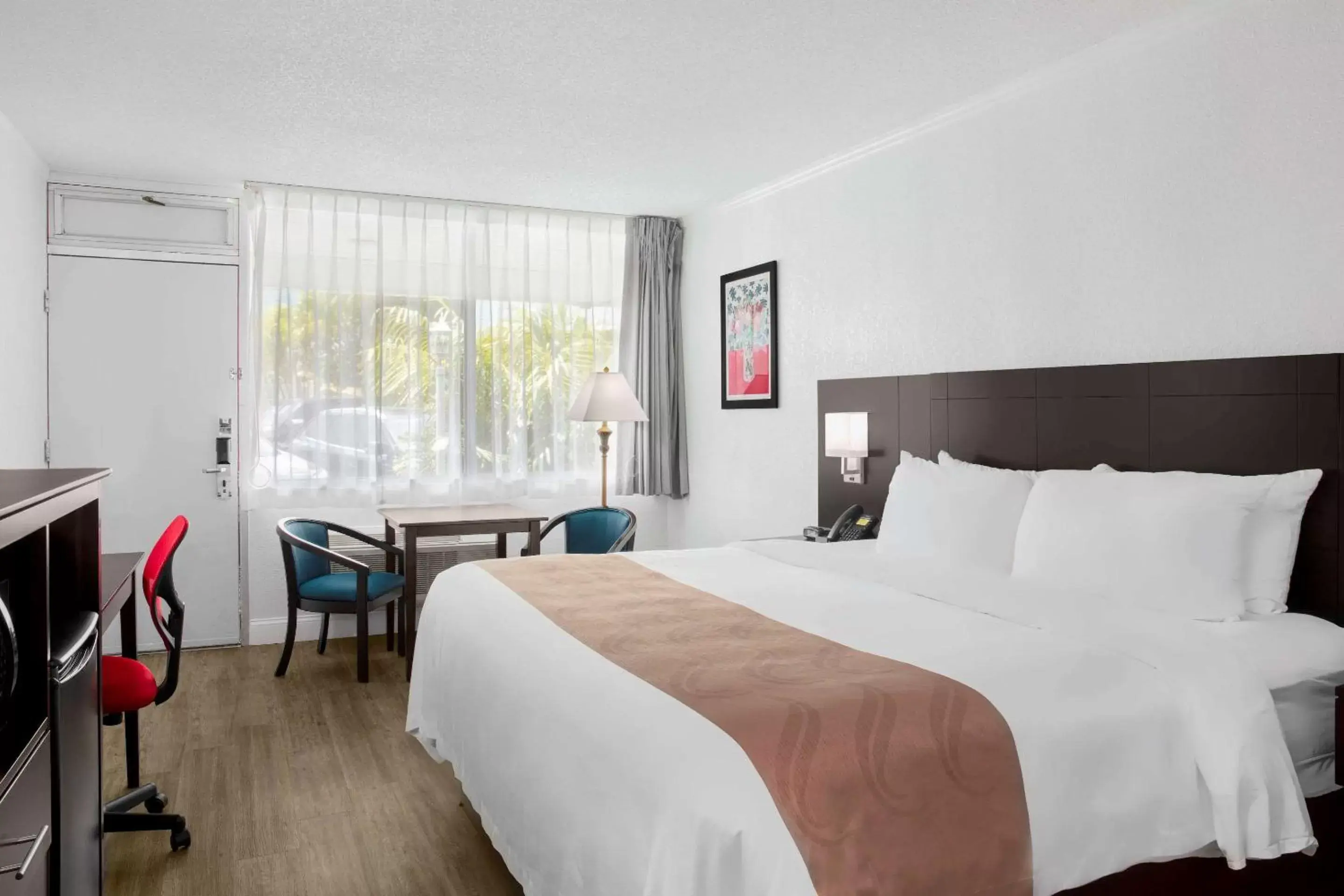 Superior King Room - Mobility Accessible/Non-Smoking in Quality Inn Miami South Superior King Room - Mobility Accessible/Non-Smoking in Quality Inn Miami South