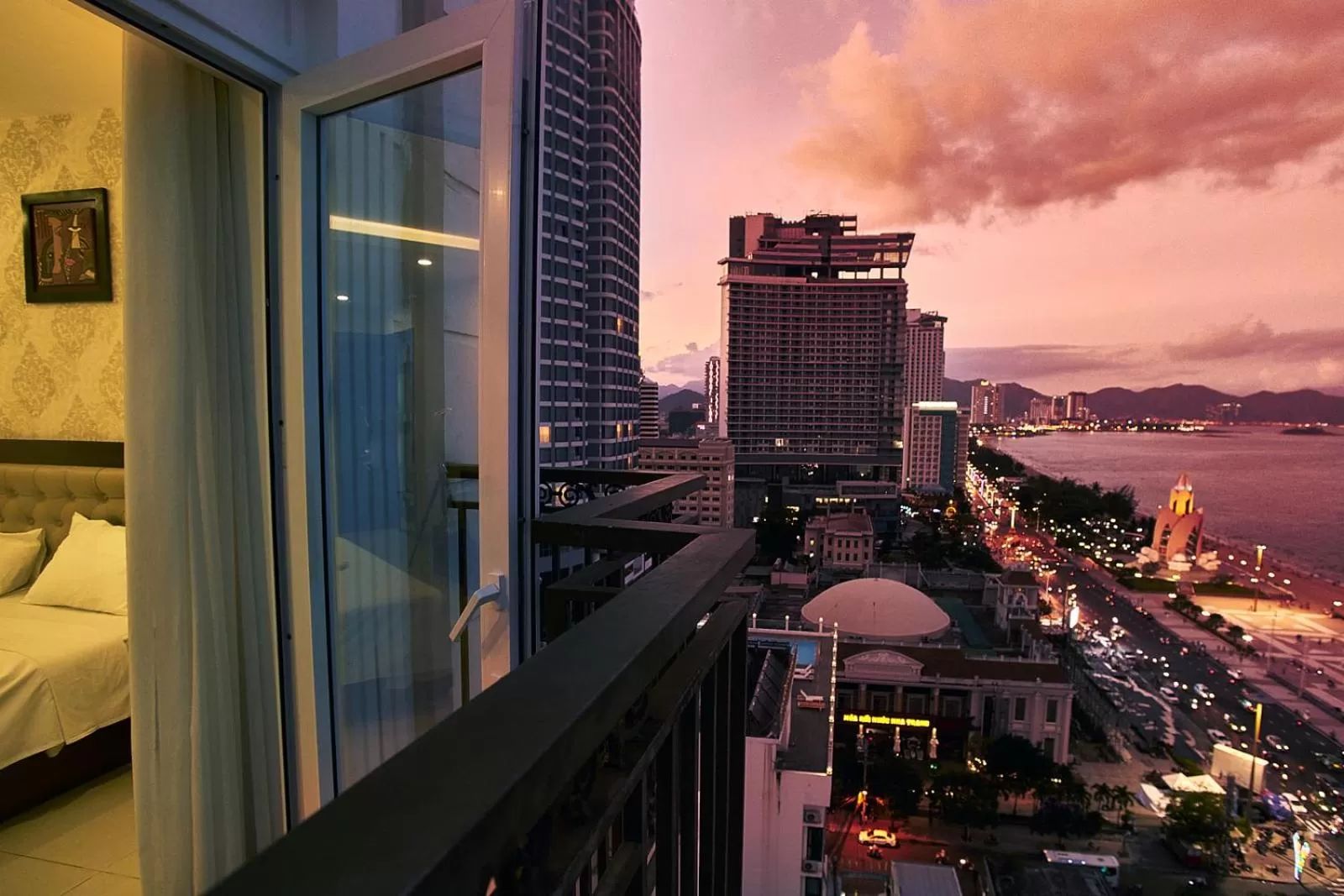 Night, Bed in Boss Hotel