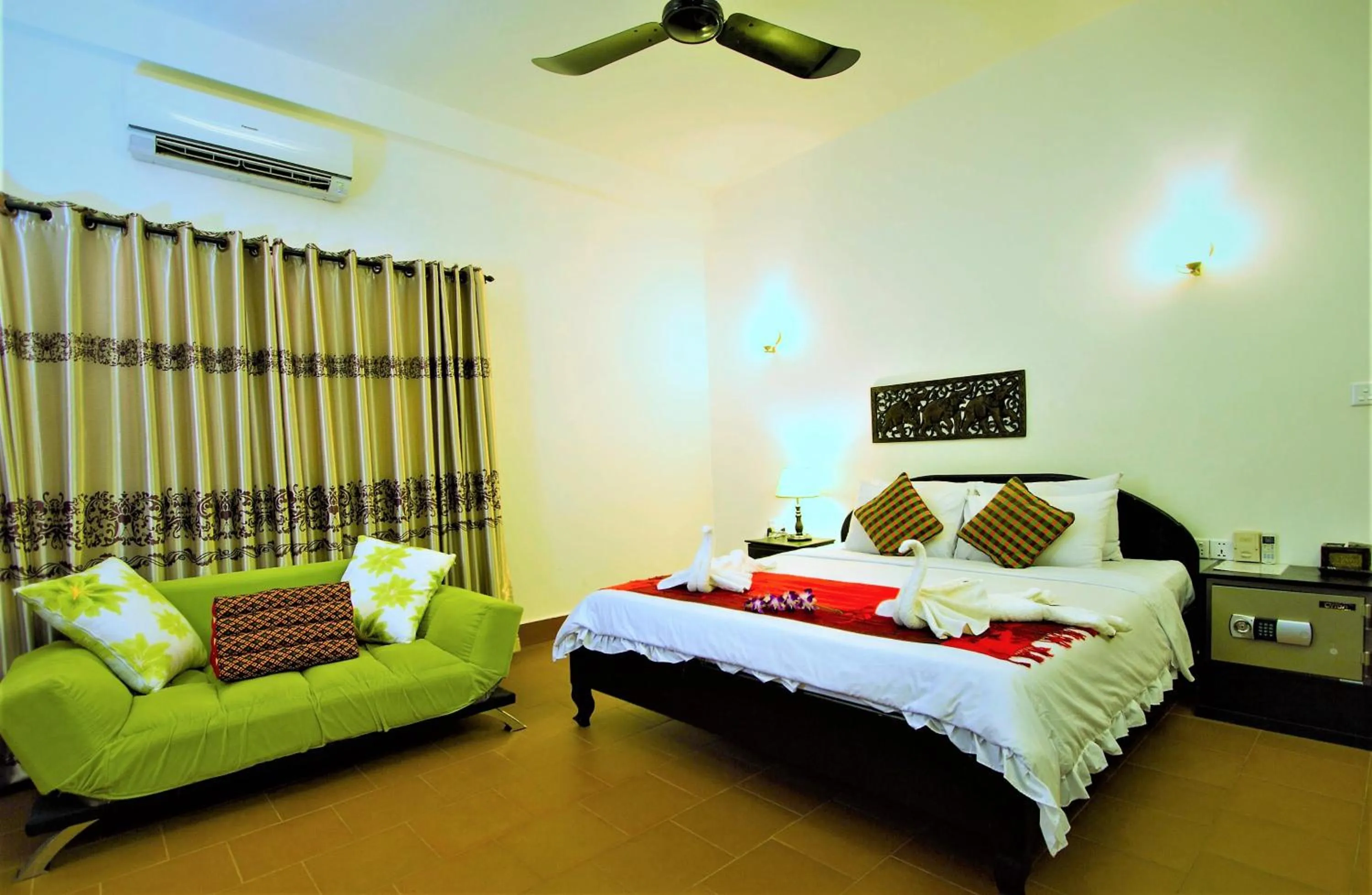 Living room, Bed in Sonalong Boutique Village & Resort