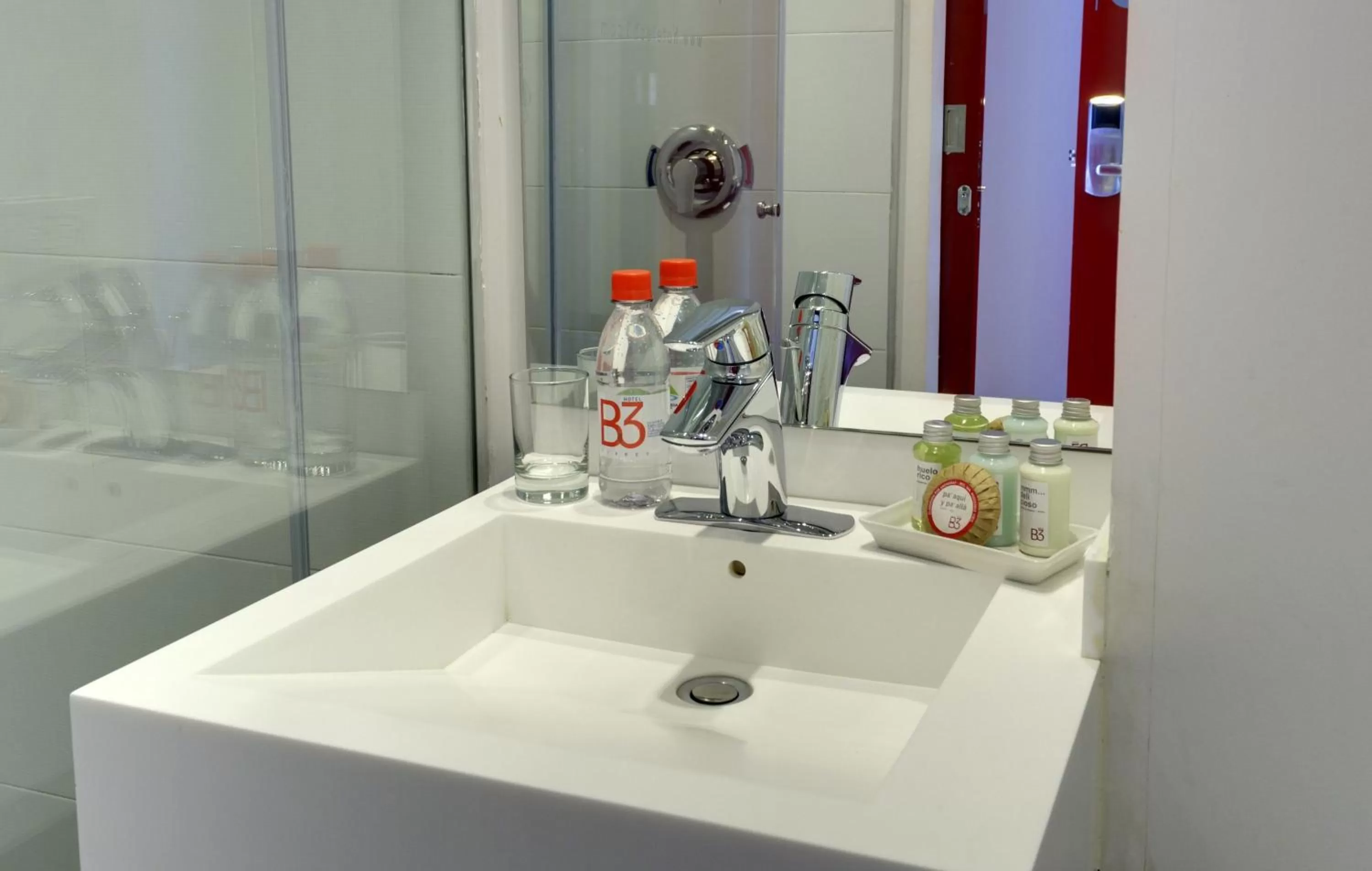 Bathroom in Hotel B3 Virrey