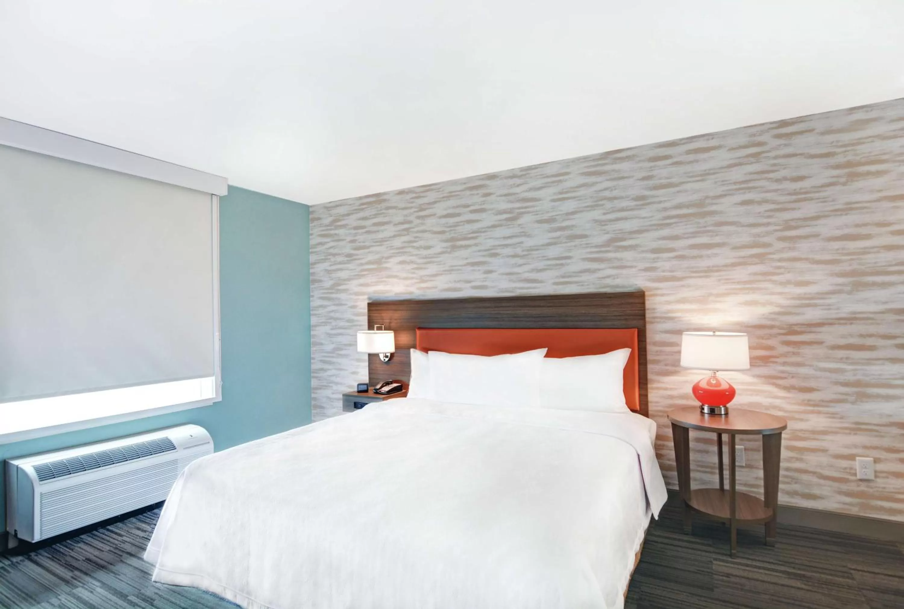 Bed in Home2 Suites By Hilton Clarksville Louisville North