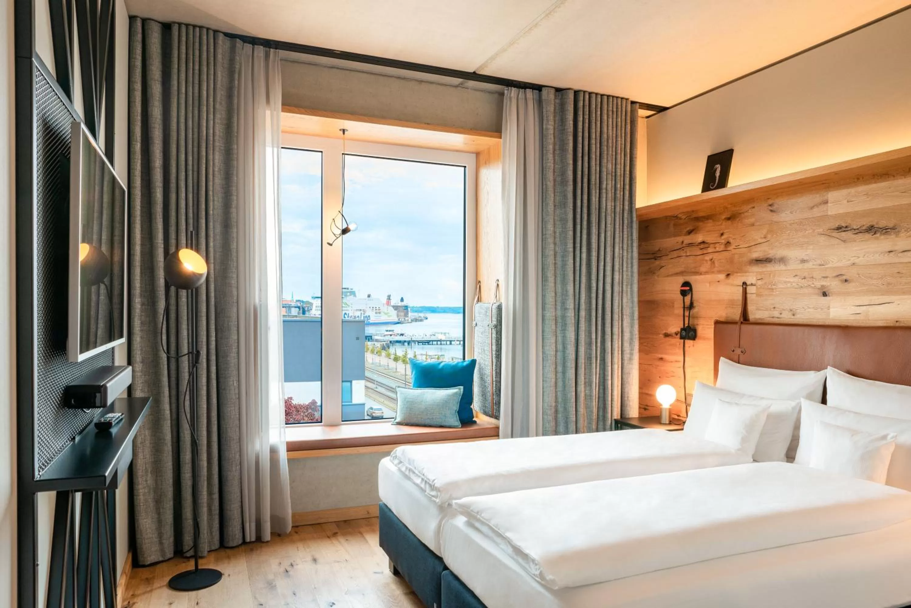 View (from property/room), Bed in Me and All Hotel Kiel, by Hyatt