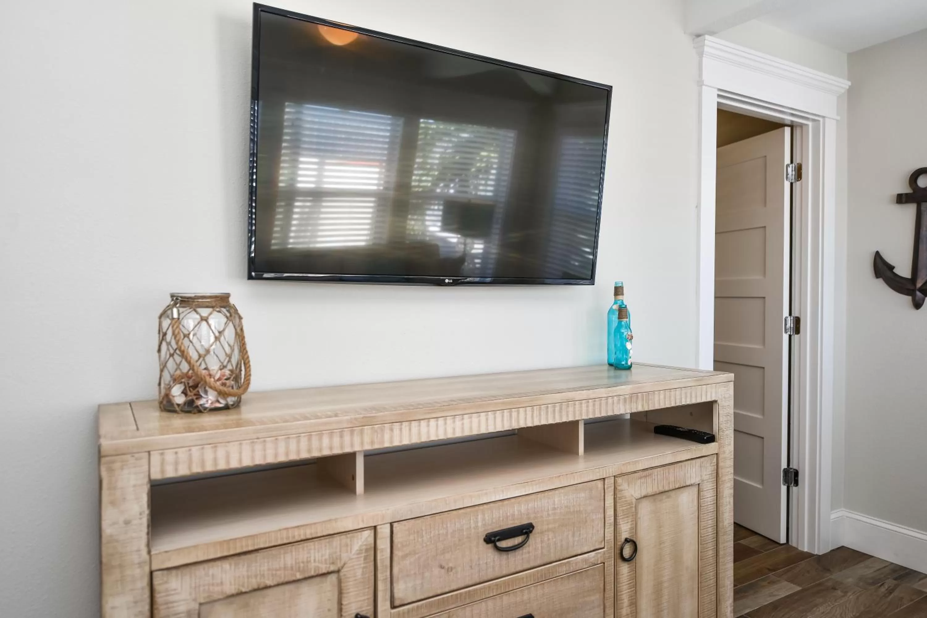 TV and multimedia in Tropical Breeze Resort