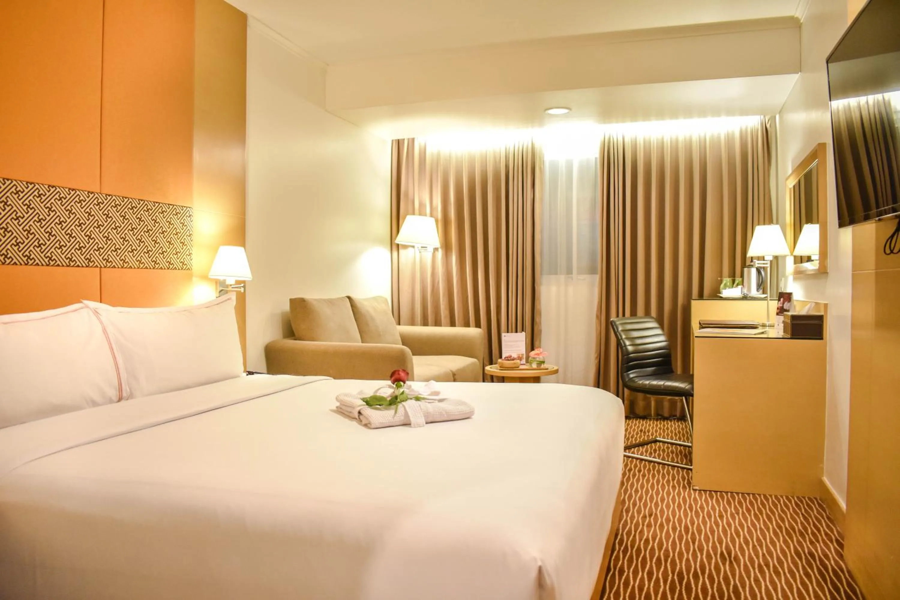Bedroom, Bed in All Sedayu Hotel Kelapa Gading