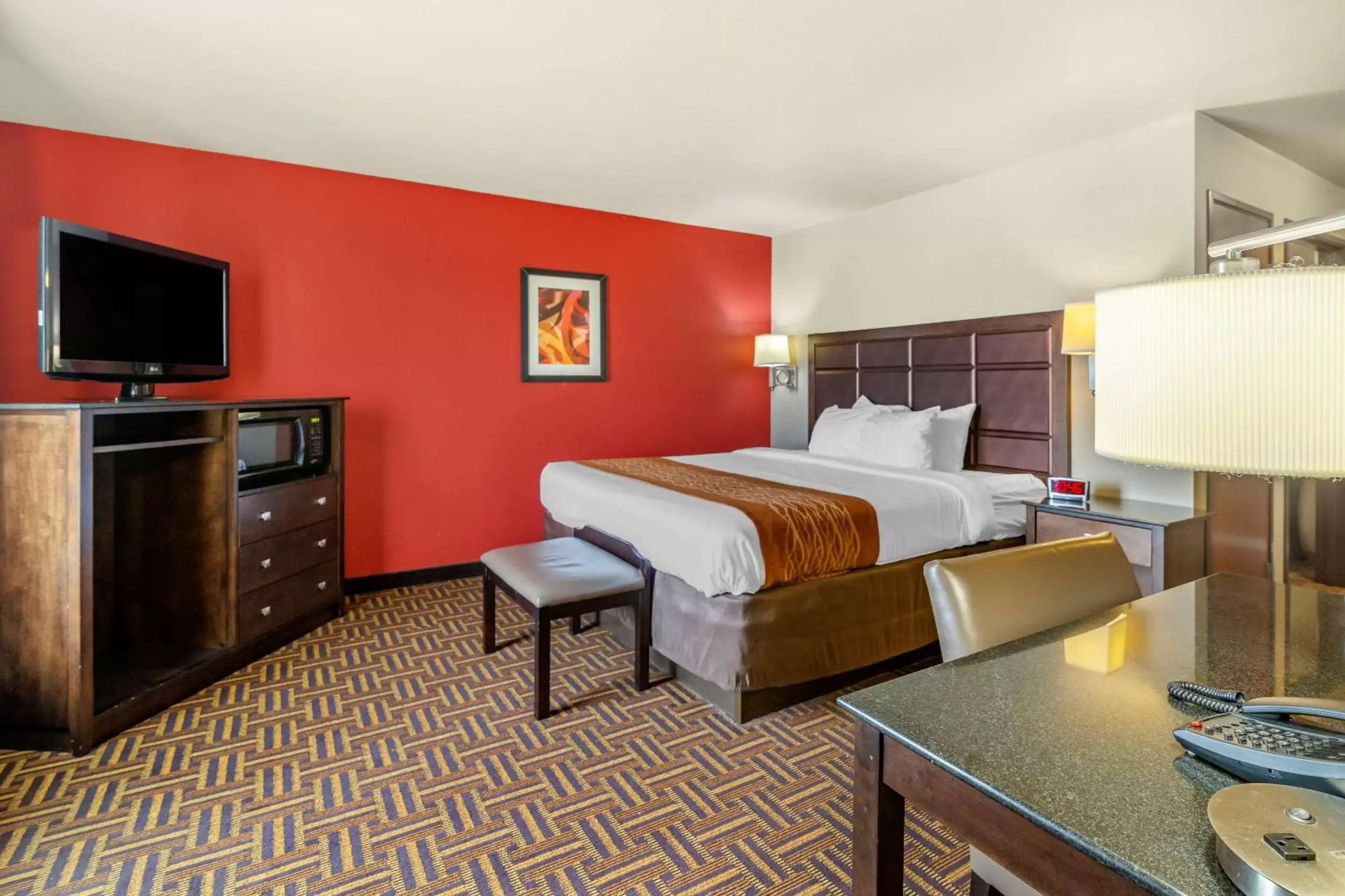 King Suite - Non-Smoking in Sonesta Essential Minot King Suite - Non-Smoking in Sonesta Essential Minot