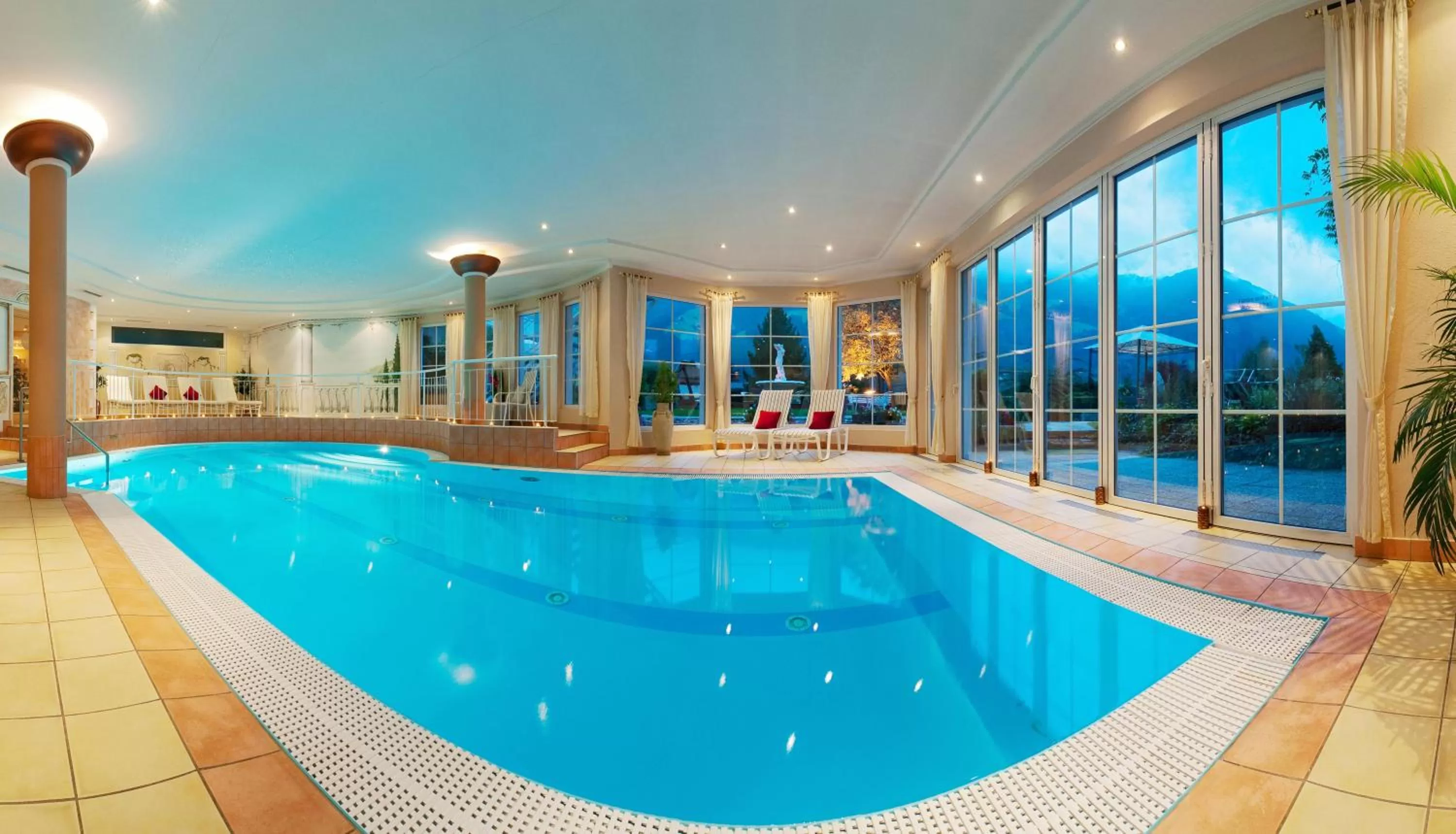 Swimming pool in Alpenhotel Stefanie