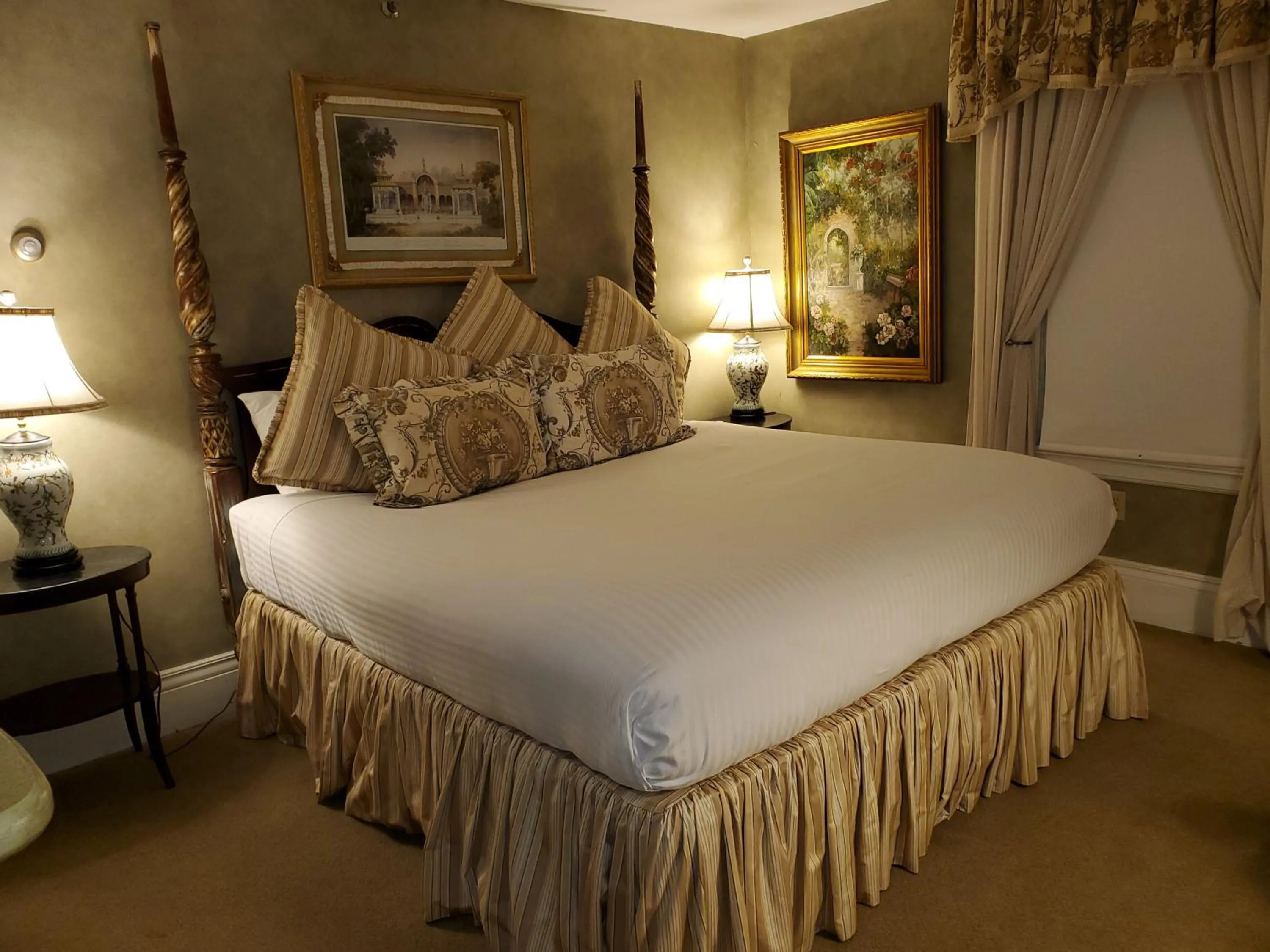 Bedroom, Bed in Wynstone Inn