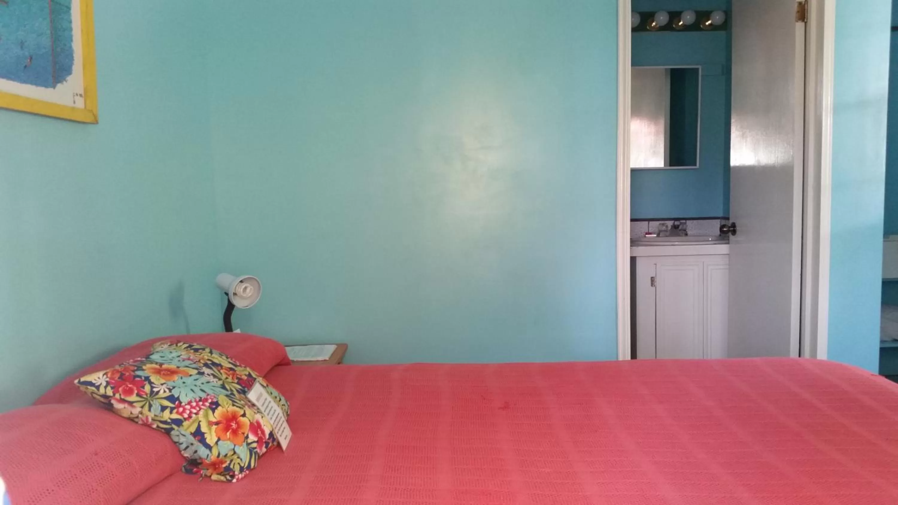 Bathroom, Bed in Barefoot Beach Belize