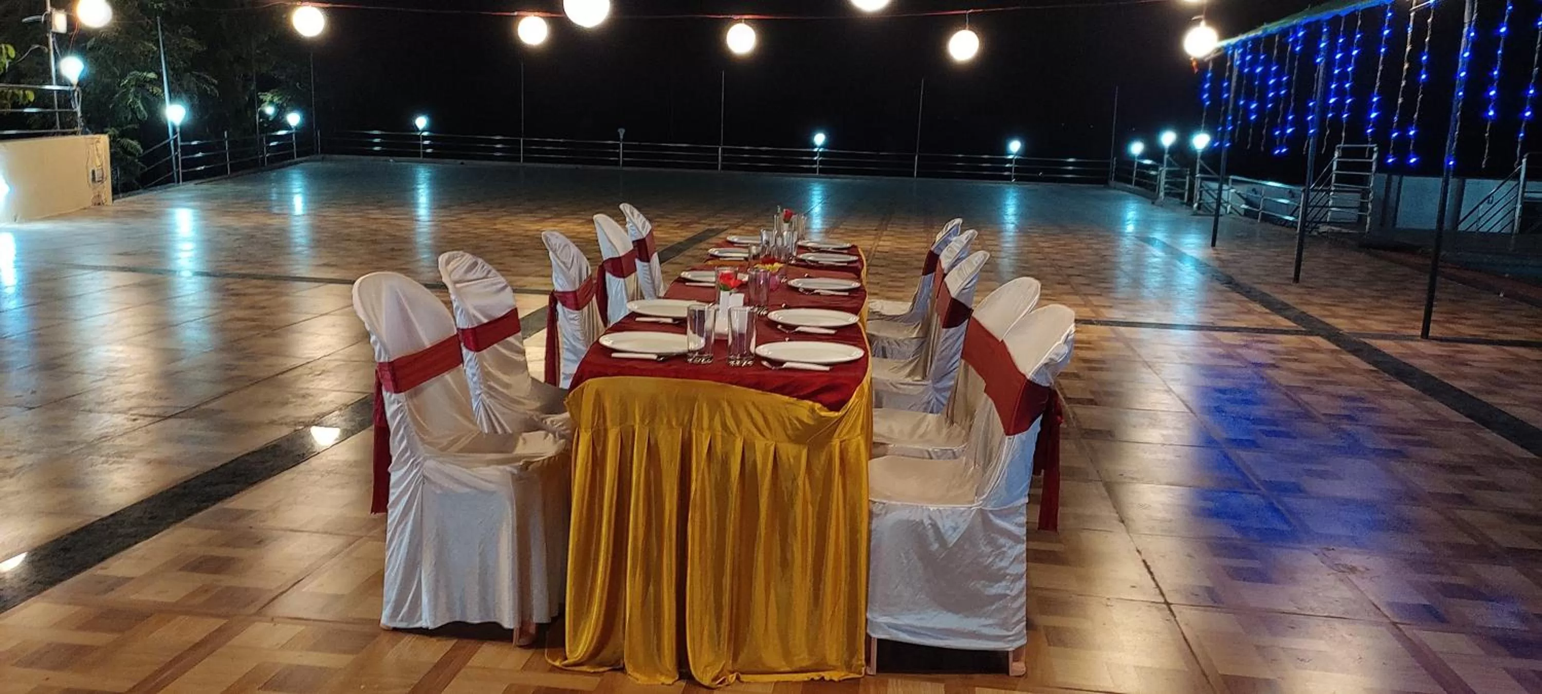 Restaurant/places to eat in Mango Valley Resort Ganpatipule