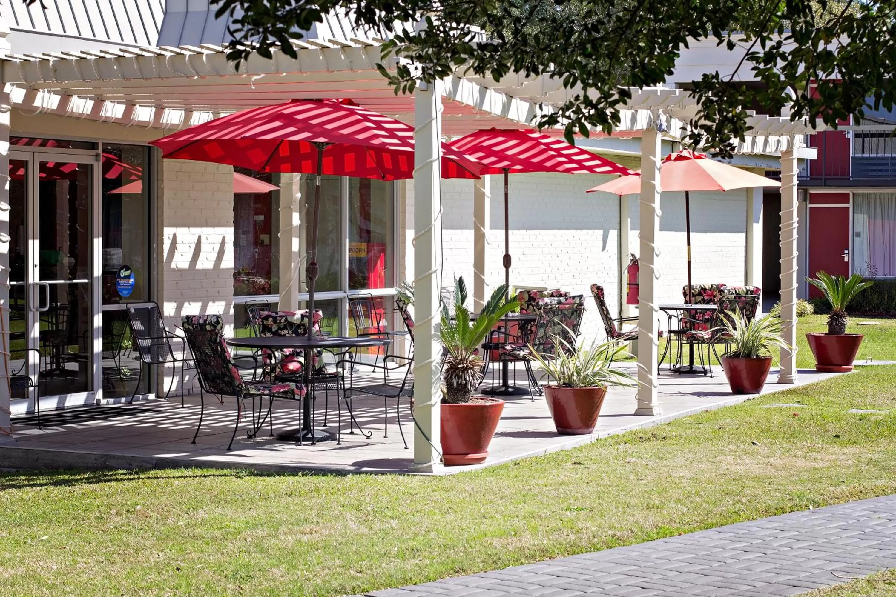 Restaurant/places to eat in Ramada by Wyndham New Iberia