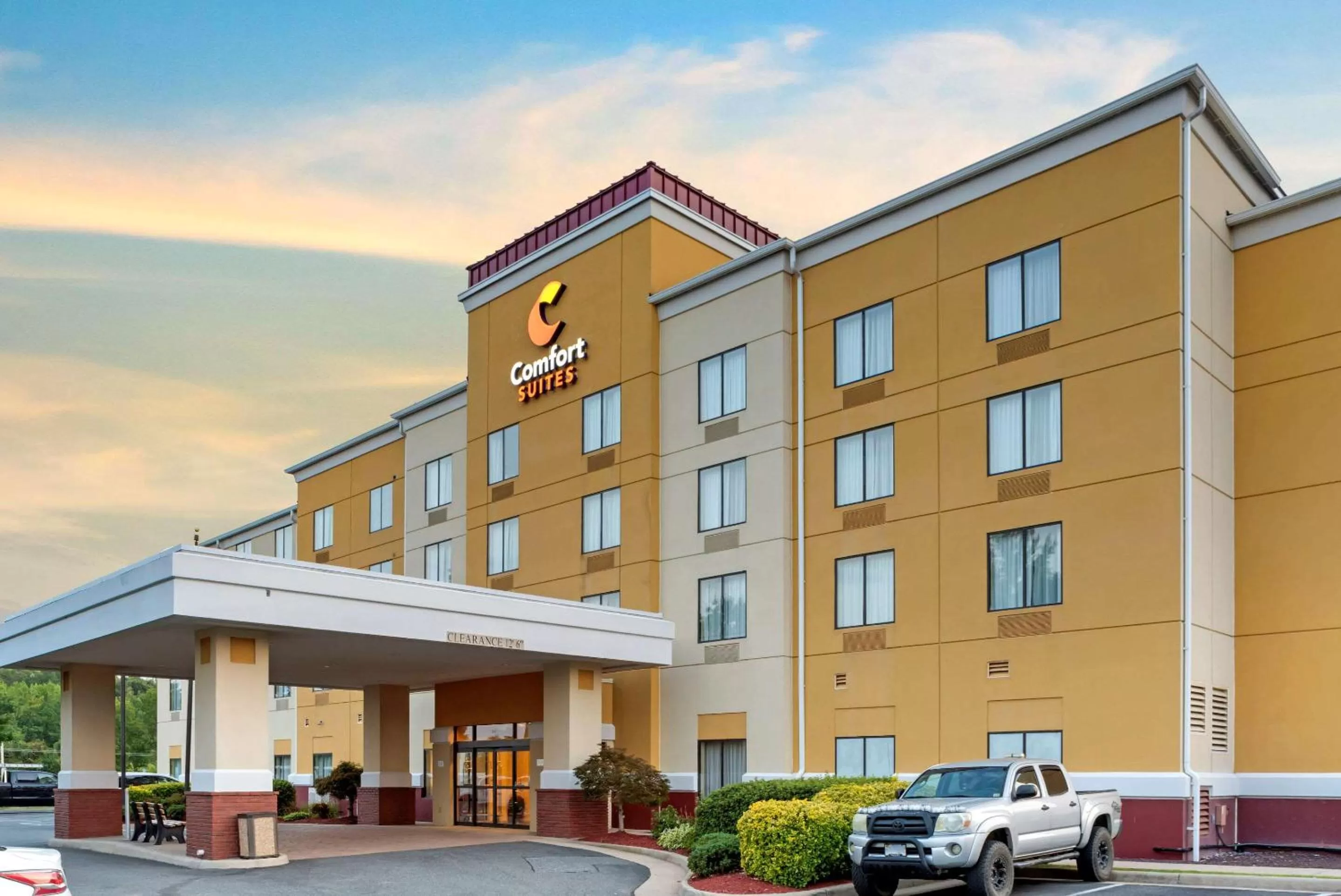 Property building in Comfort Suites Fredericksburg North