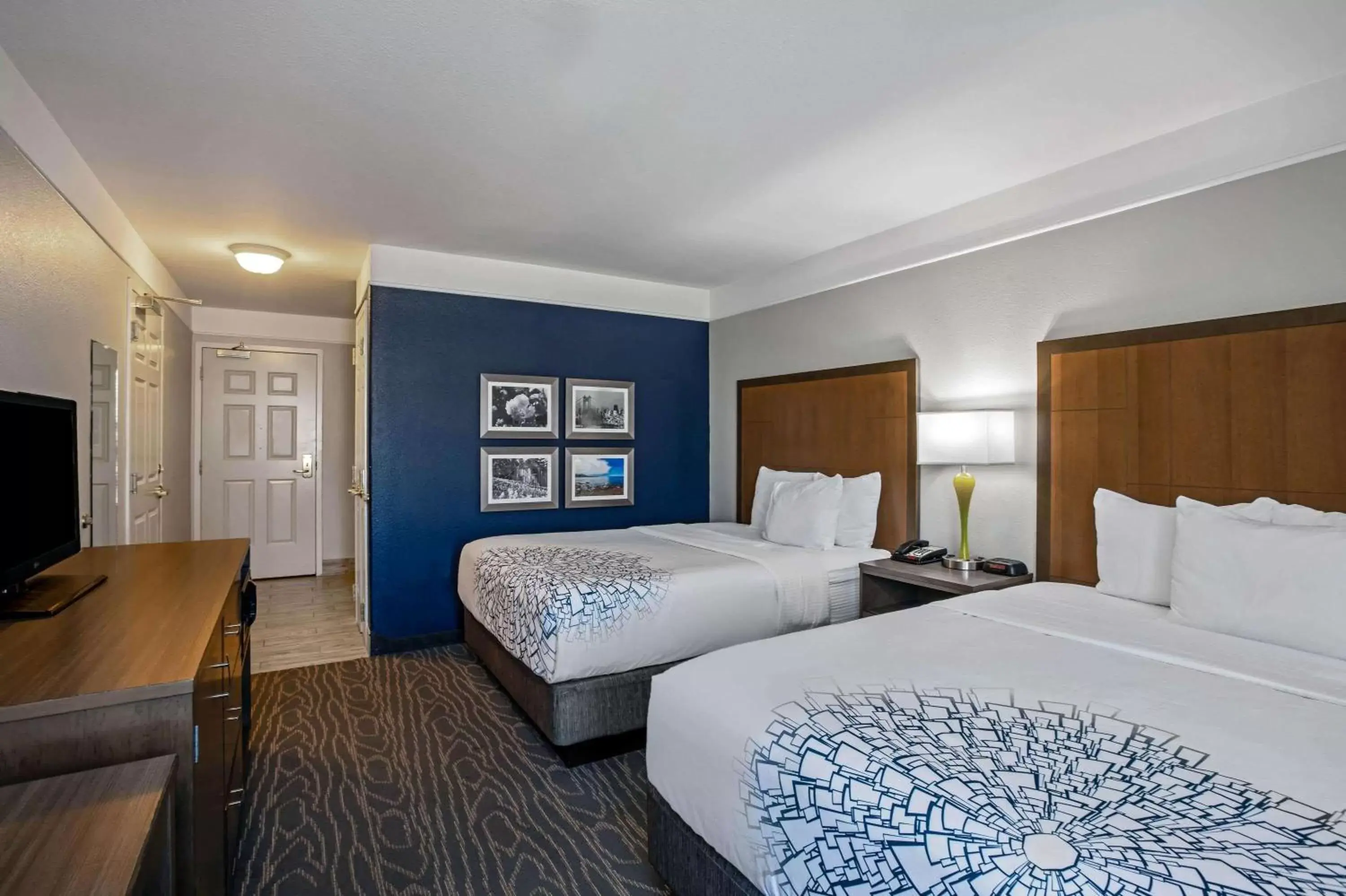 Queen Room with Two Queen Beds - Mobility Access/Non-Smoking in La Quinta by Wyndham Manteca - Ripon Queen Room with Two Queen Beds - Mobility Access/Non-Smoking in La Quinta by Wyndham Manteca - Ripon