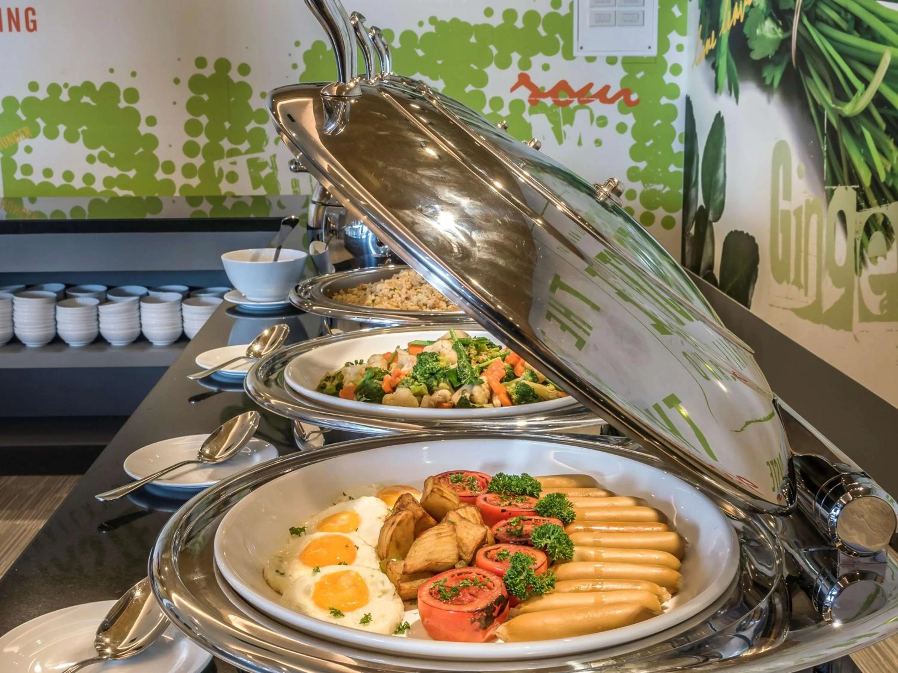 Restaurant/places to eat in ibis Bangkok IMPACT