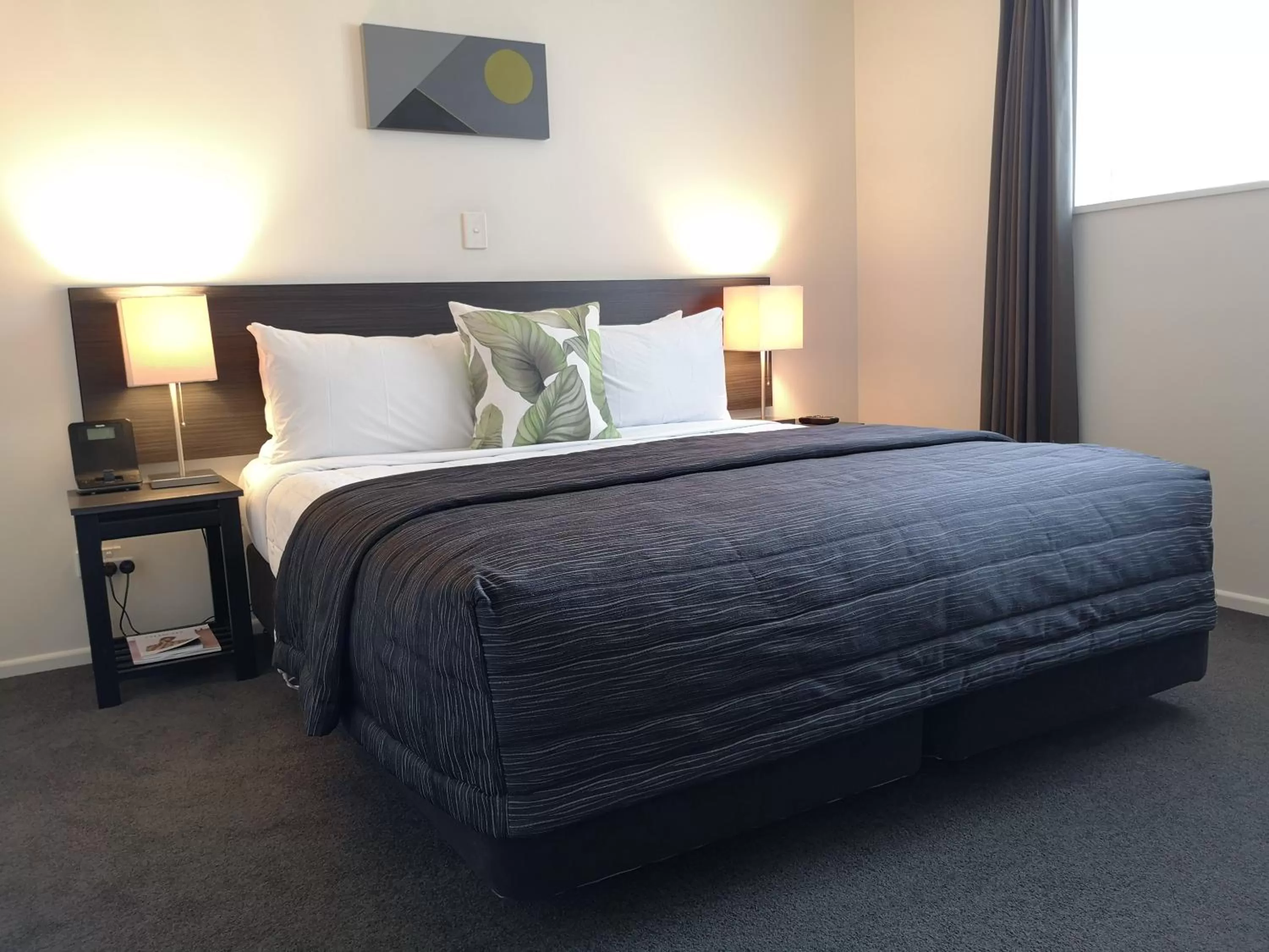 Bedroom, Bed in Airport Palms Motel