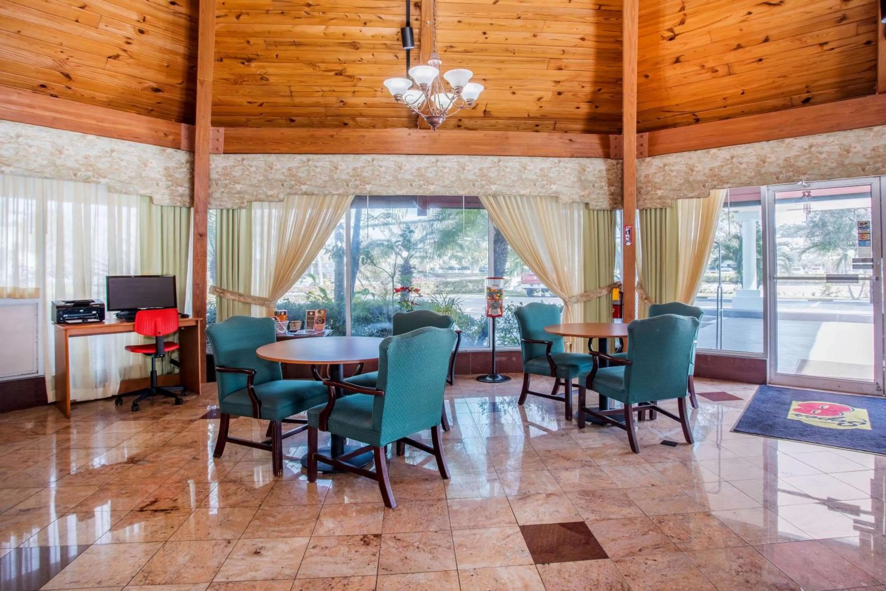 Lobby or reception in Super 8 by Wyndham North Palm Beach