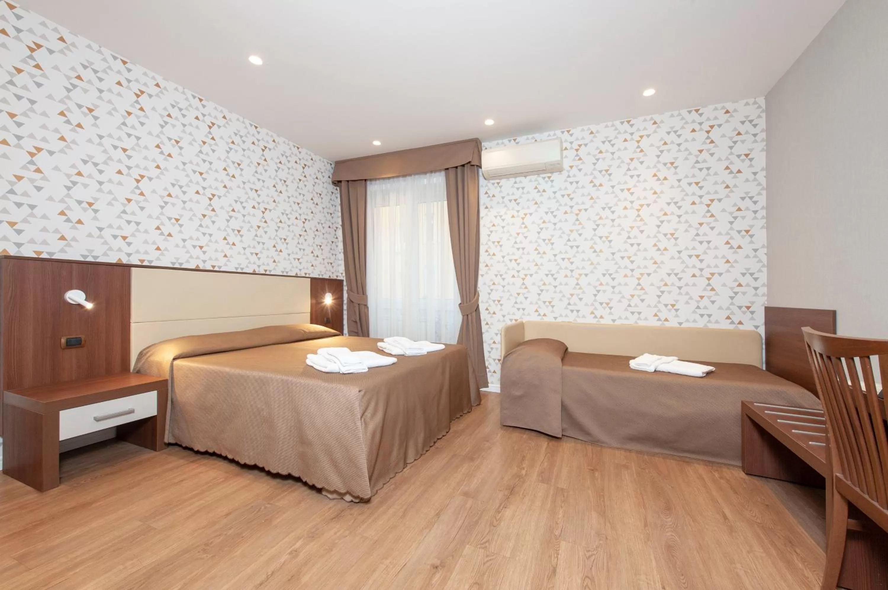 Other, Bed in Bed & Breakfast Armonie Romane