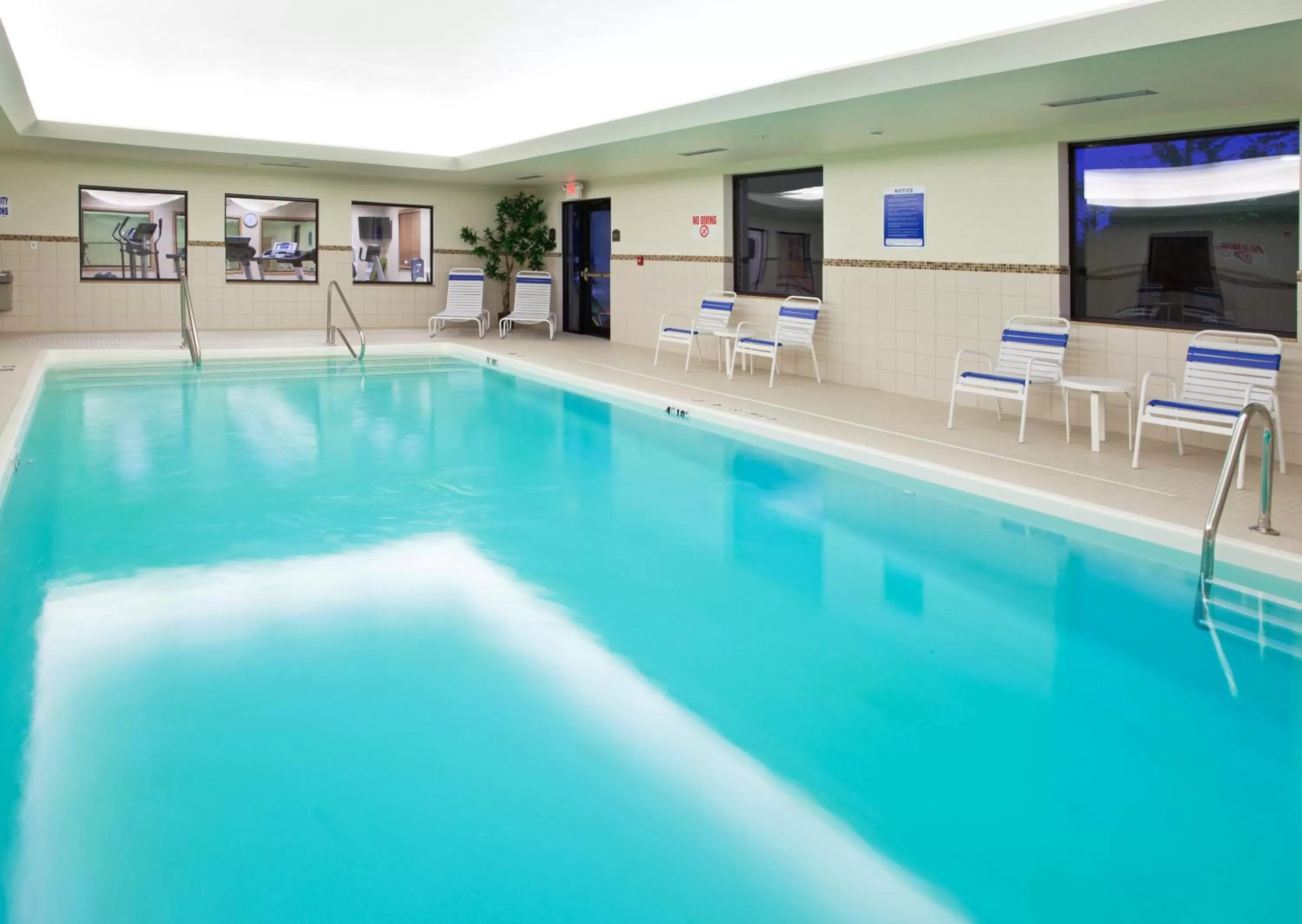 Swimming pool in Holiday Inn Express Hotel & Suites Chesterfield - Selfridge Area by IHG