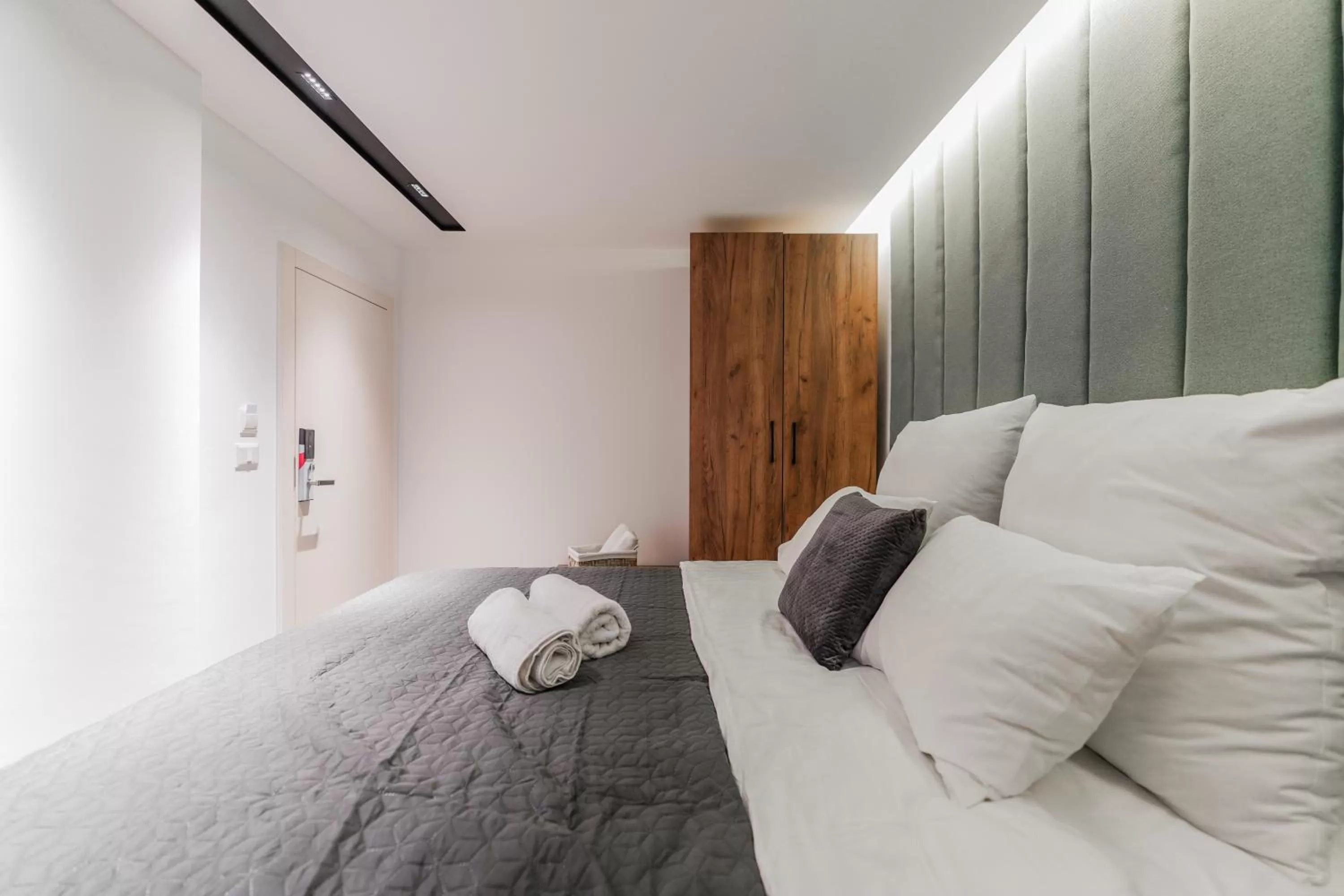 Bed in The White Tree