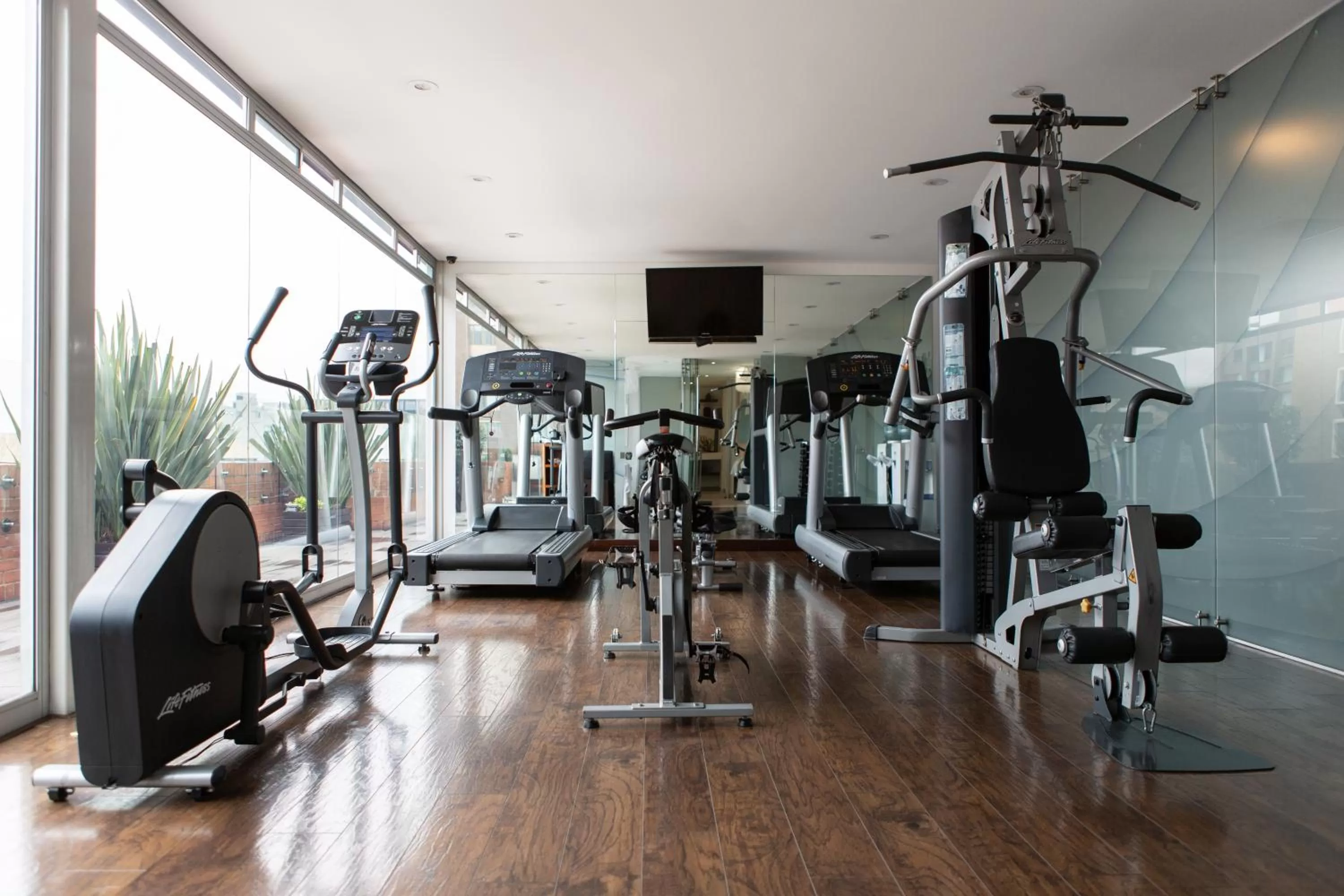 Fitness centre/facilities in Best Western Plus 93 Park Hotel