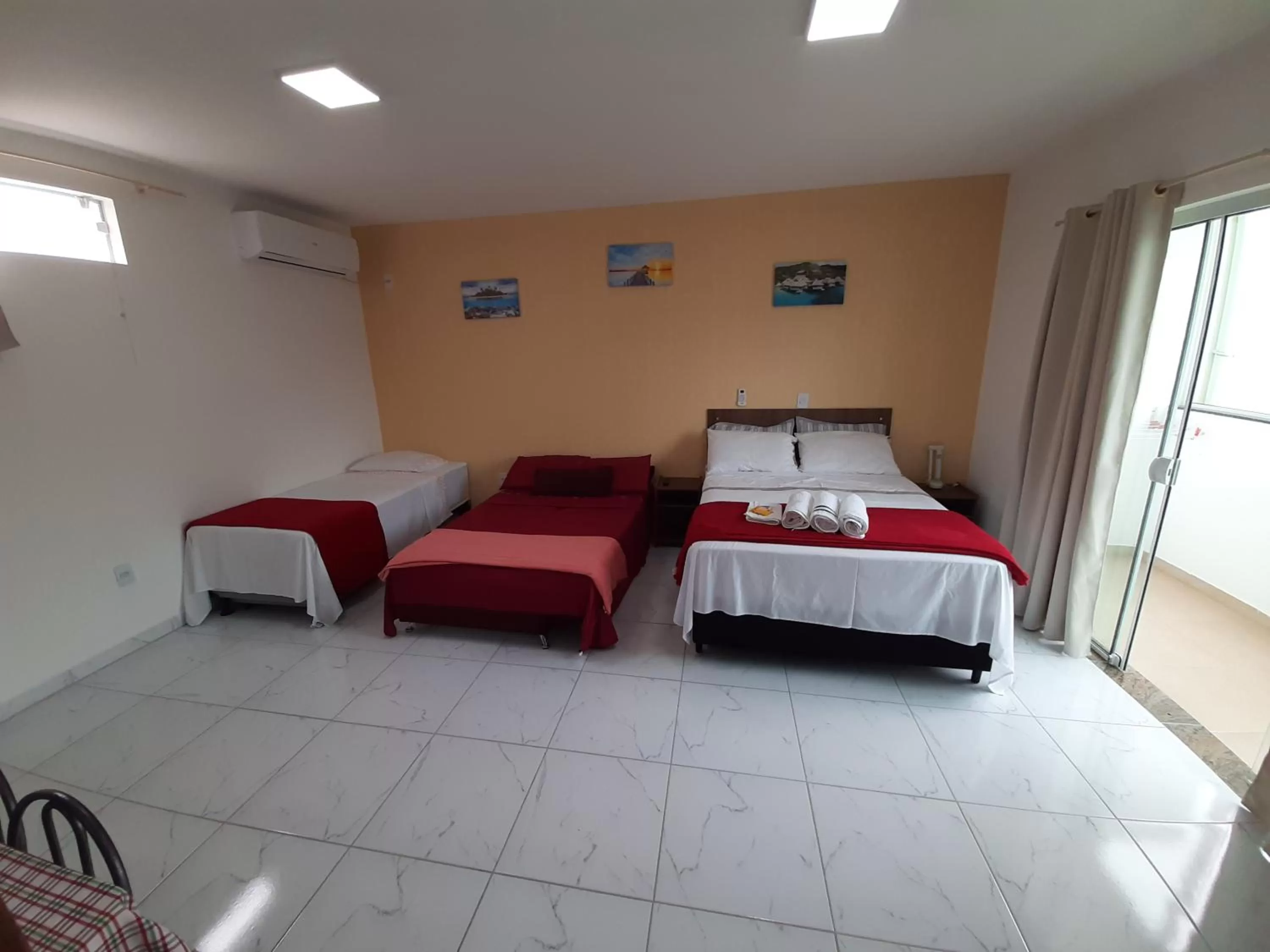 Bed in PENHAFLAT, STUDIO COMPLÉTO, C GARAGEM , A 700 m do parque e 120 m da praia