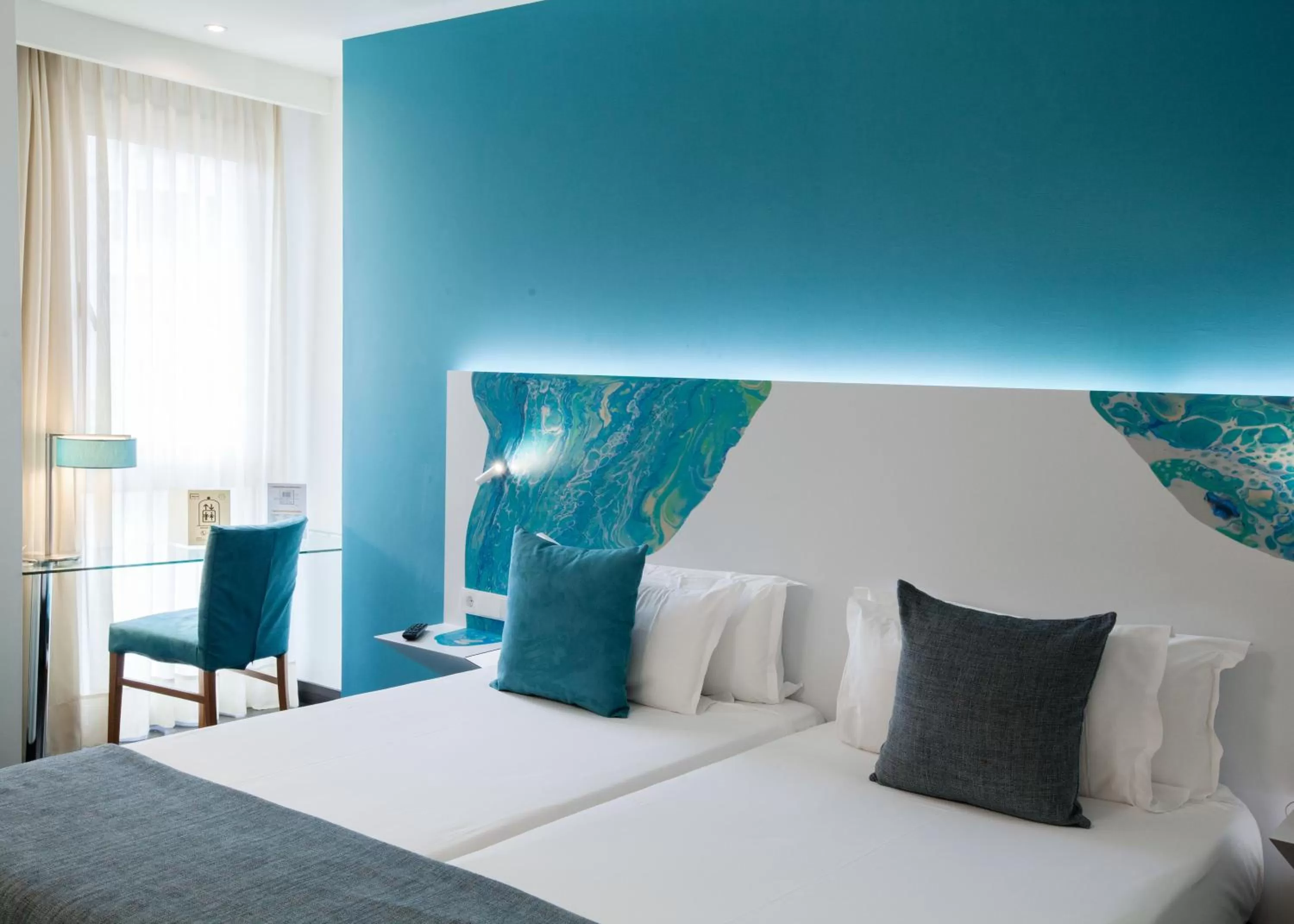 Photo of the whole room, Bed in Hotel Concordia Barcelona